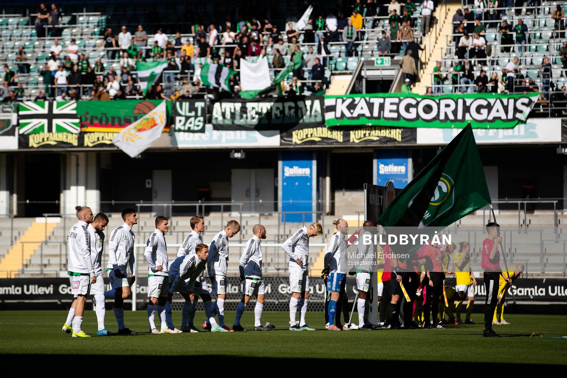 GAIS på line up innan fotbollsmatchen i Superettan mellan