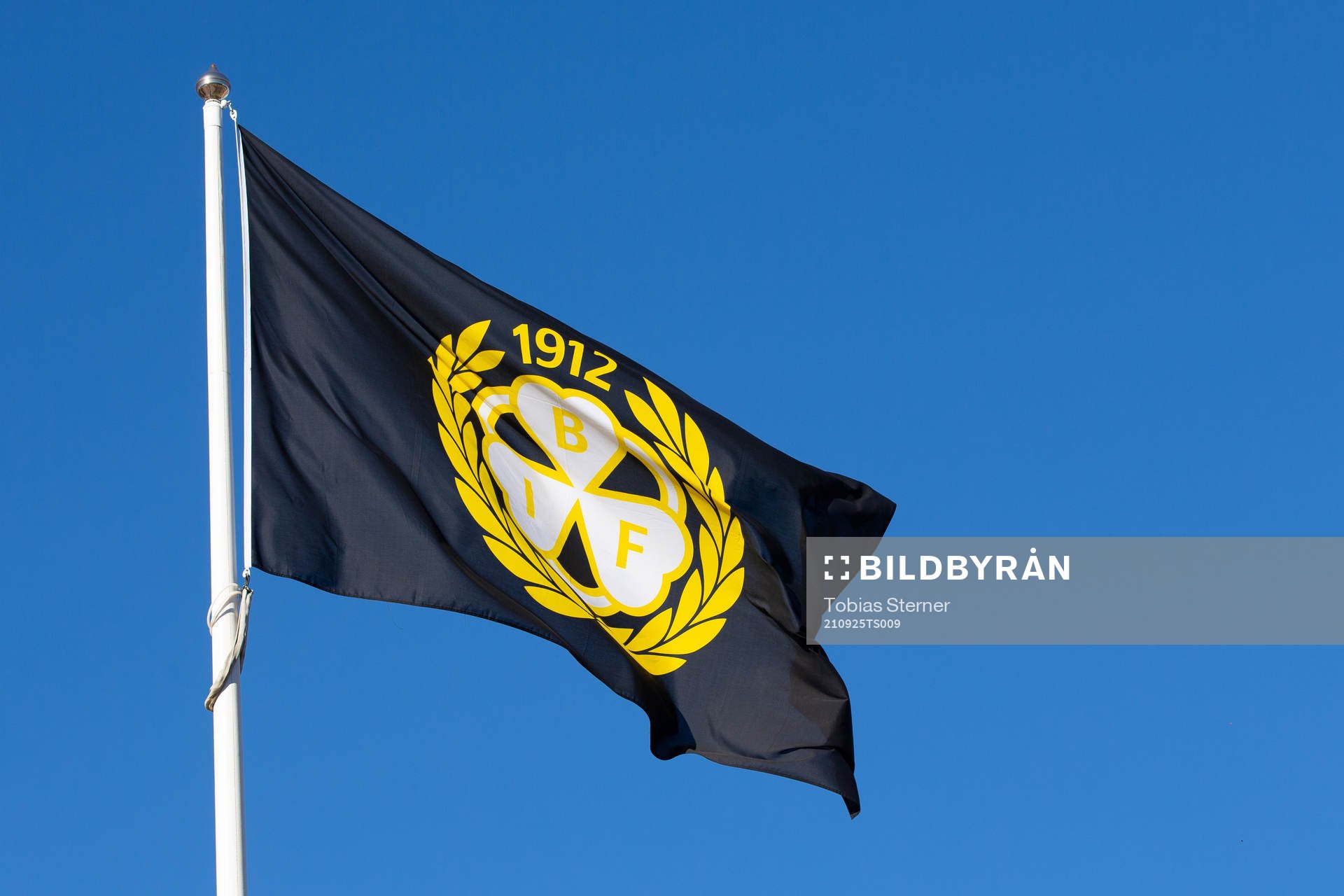 En flagga med Brynäs logga