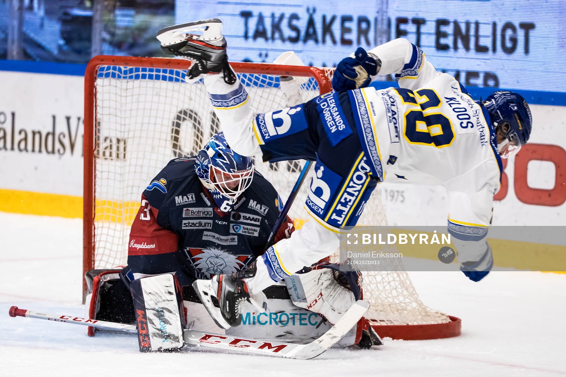 Linköpings målvakt Marcus Högberg räddar straff från