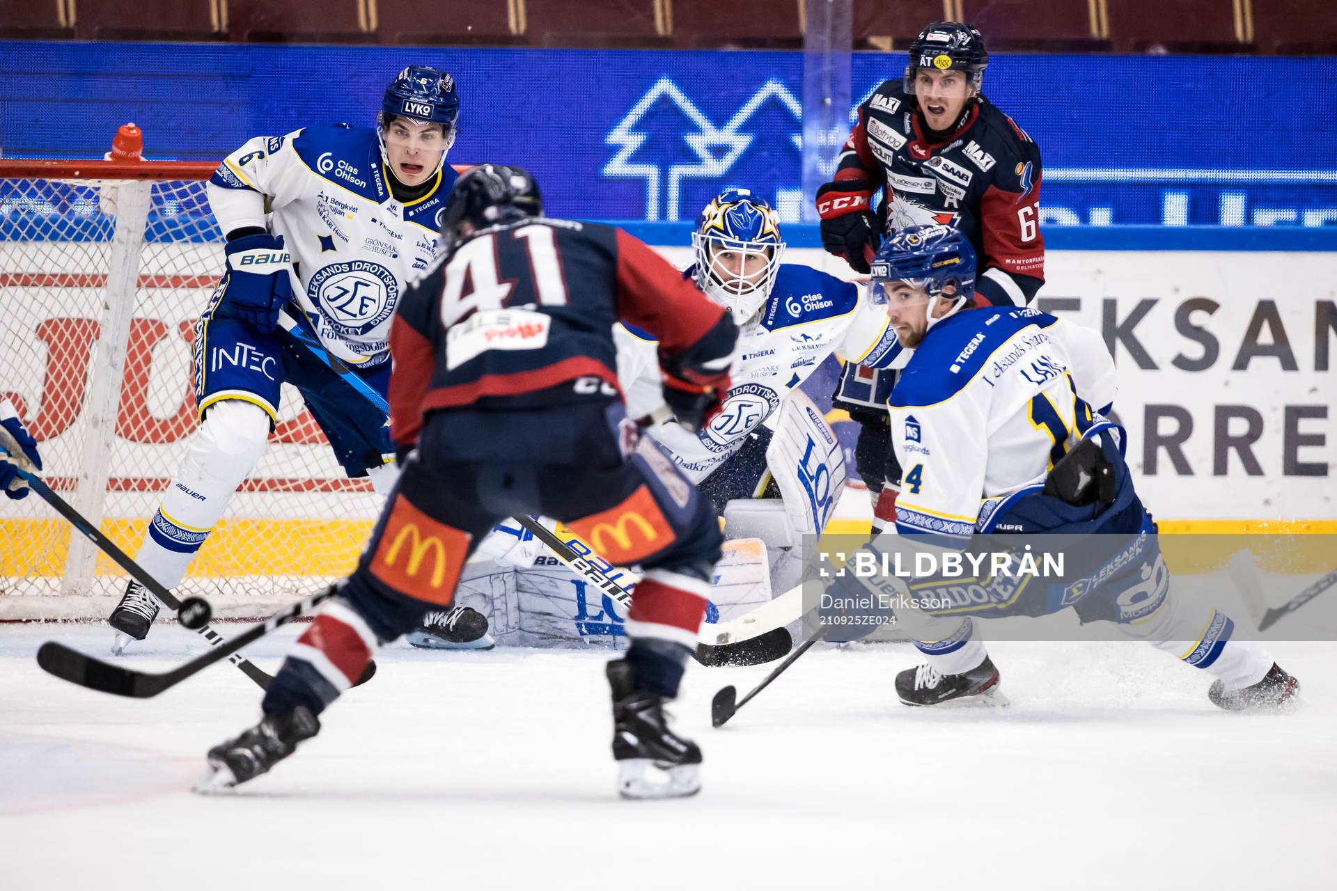 Leksands Alexander Lundqvist och Leksands målvakt Kasimir
