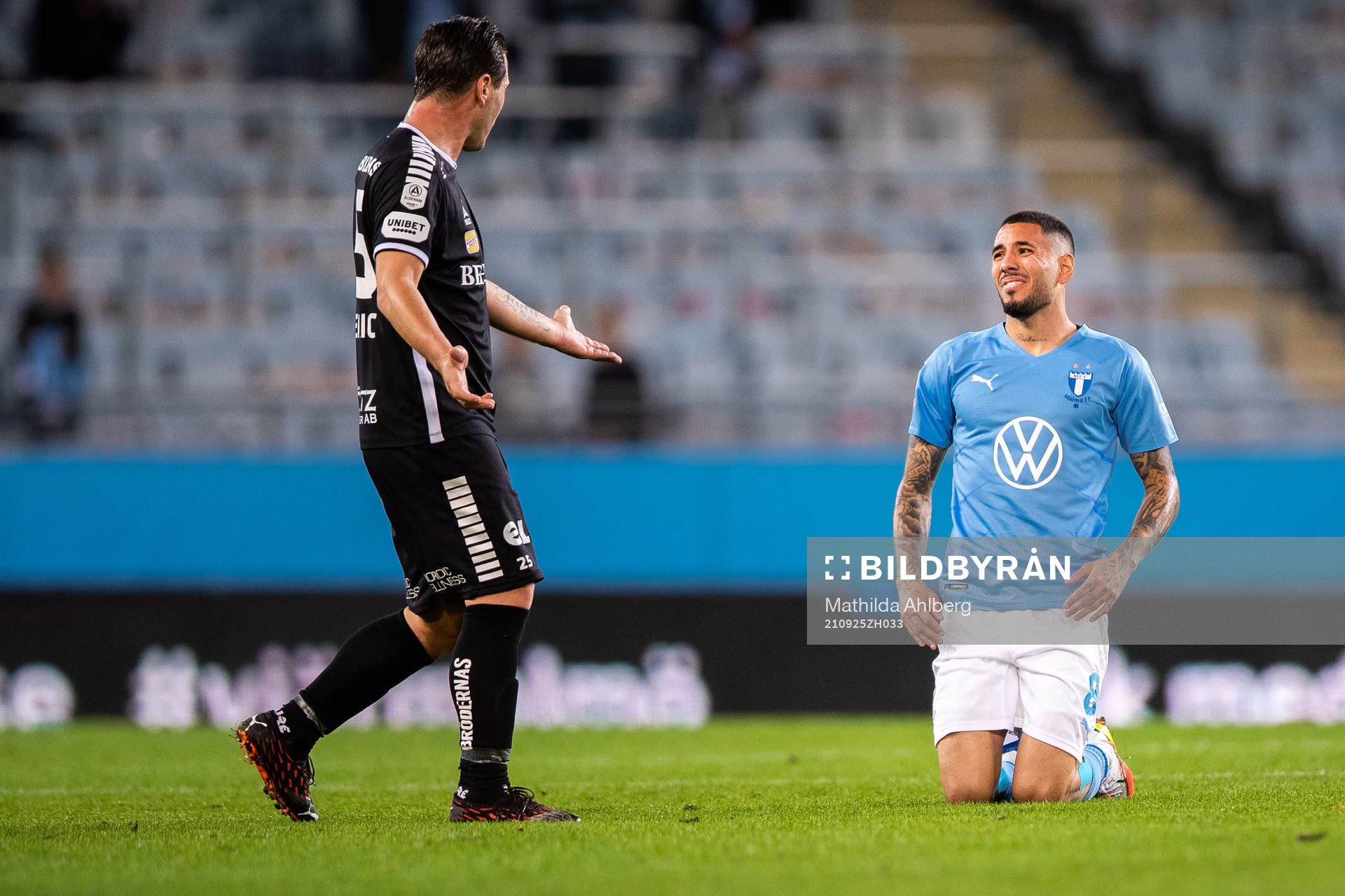 Örebros Nordin Gerzic och Malmö FFs Sergio Pena