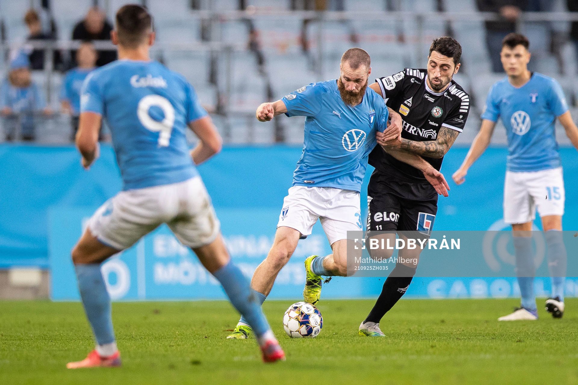 Malmö FFs Jo Inge Berget och Örebros Nahir Besara