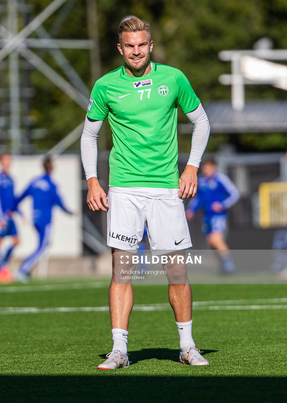 Västerås Erik Björndahl innan fotbollsmatchen i