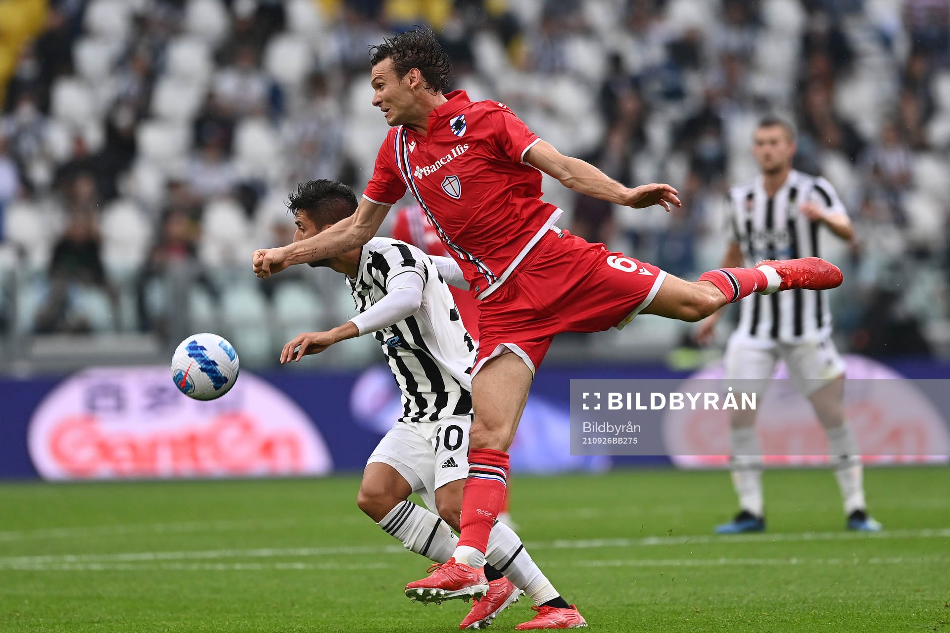 Albin Ekdal of Sampdoria during the Serie A match between Juventus and Sampdoria on september 26, 2021 in Torino.