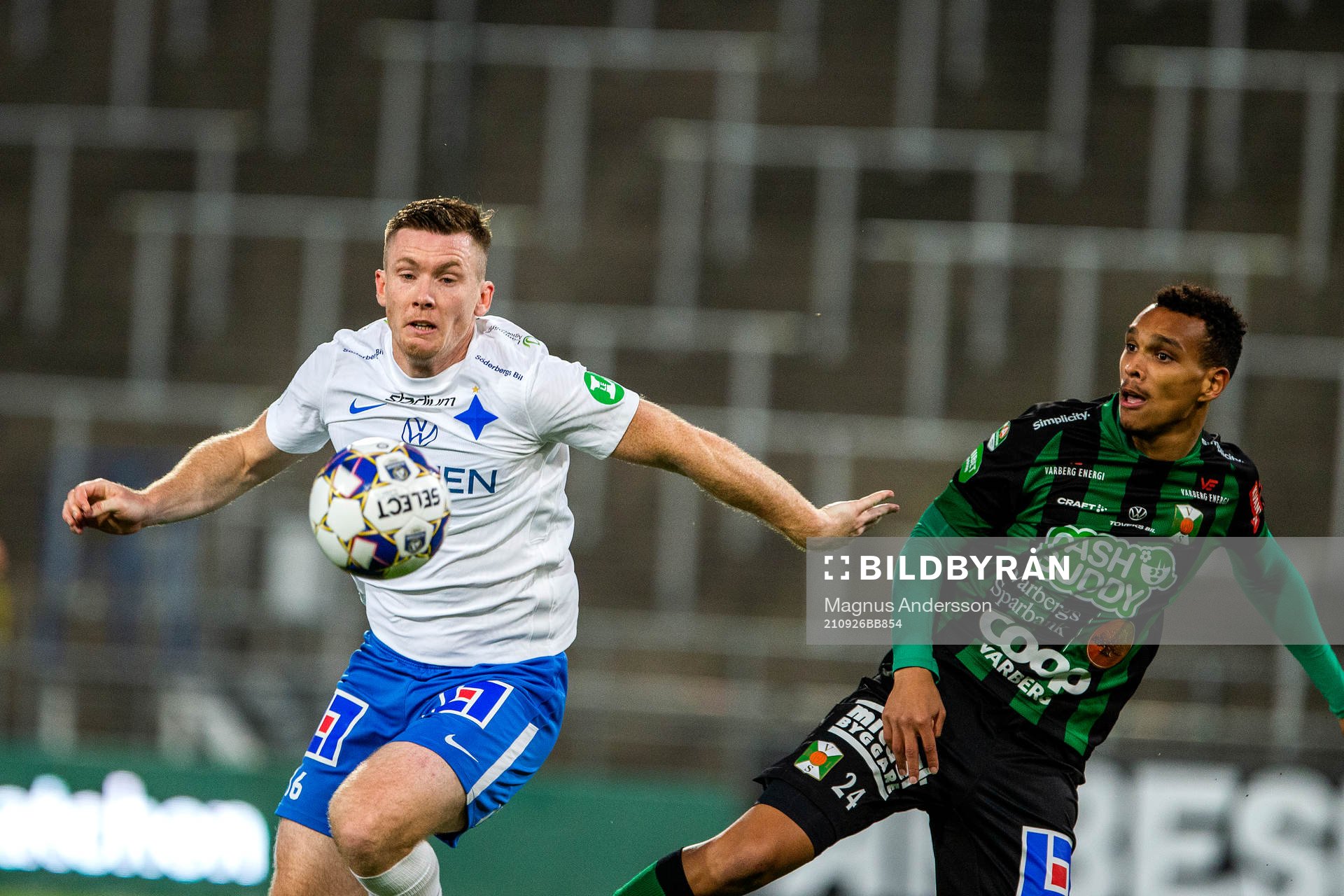 IFK Norrköpings Viktor Agardius och Varbergs Ryan Moon
