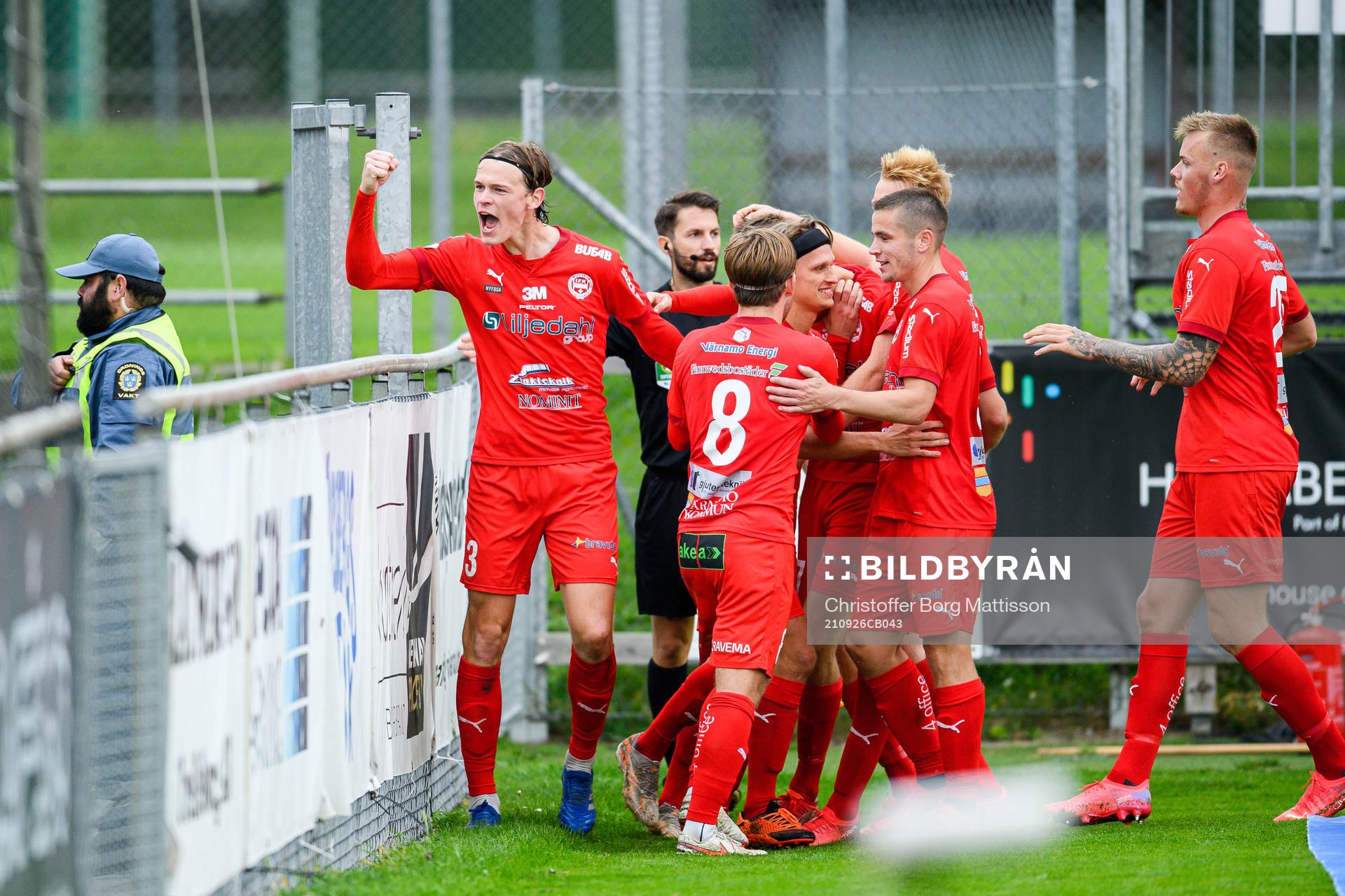 Värnamos Robin Dzabic jublar