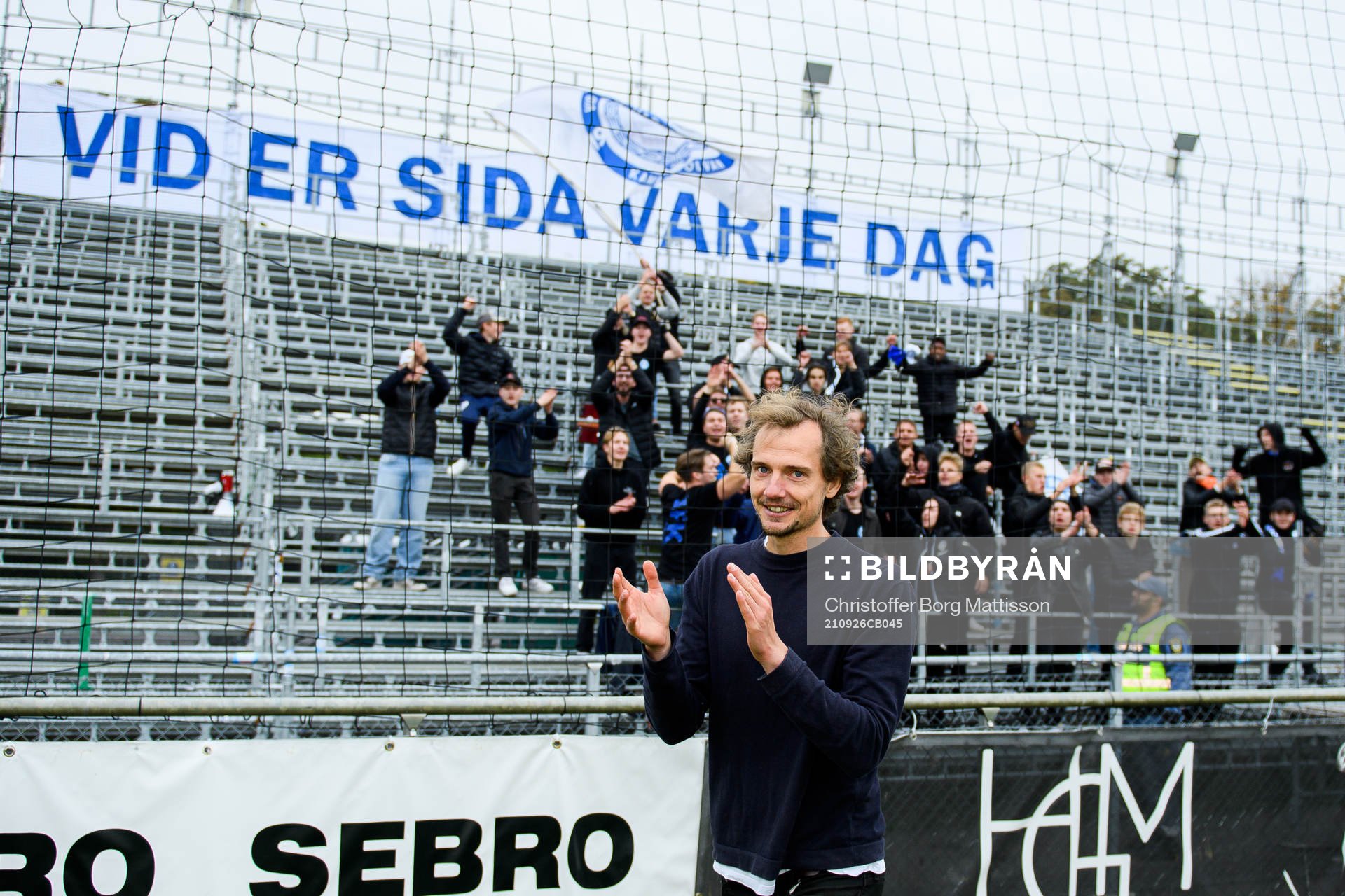 Värnamos tränare Robin Asterhed jublar