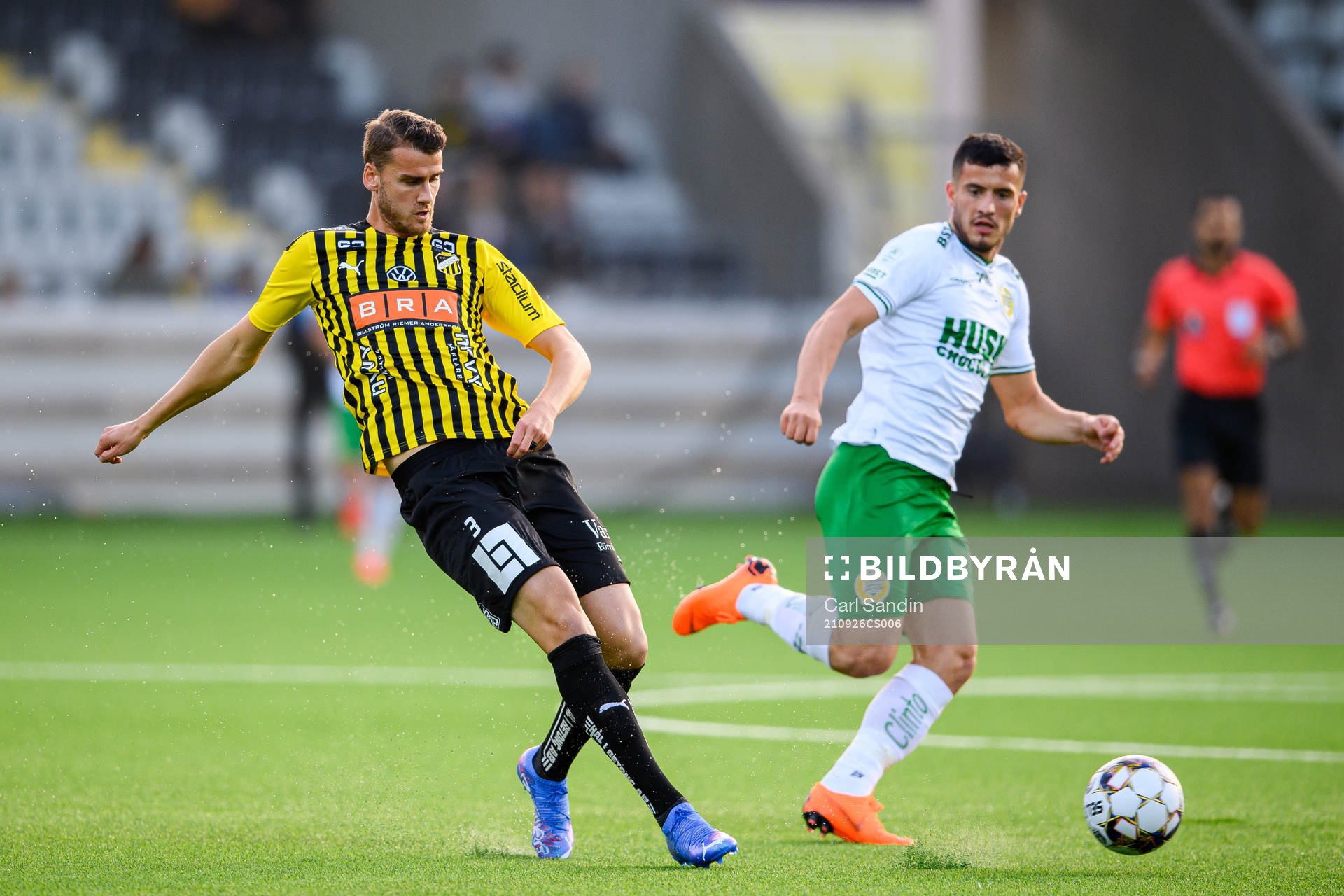 Häckens Johan Hammar och Hammarbys Astrit Selmani