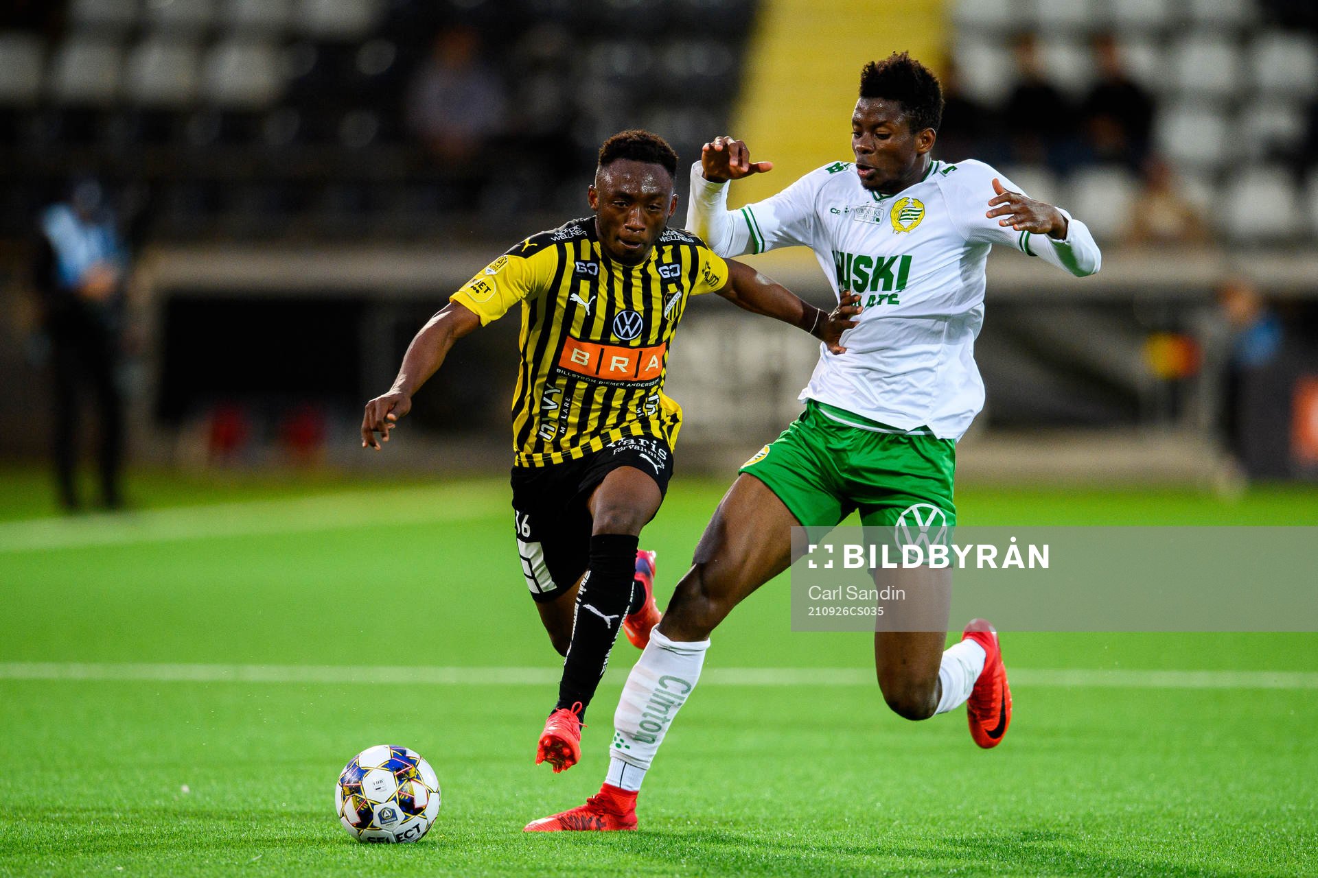 Häckens Benie Adama Traore och Hammarbys Aziz Mohammed