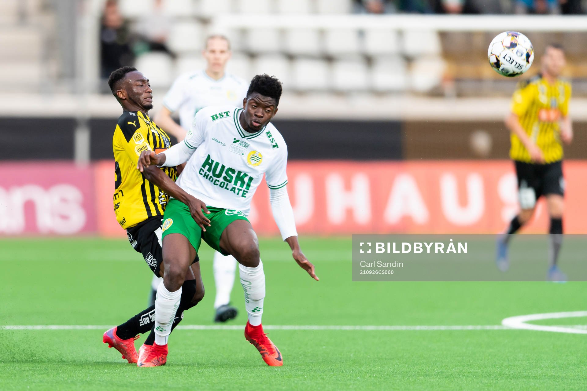 Häckens Benie Adama Traore och Hammarbys Aziz Mohammed