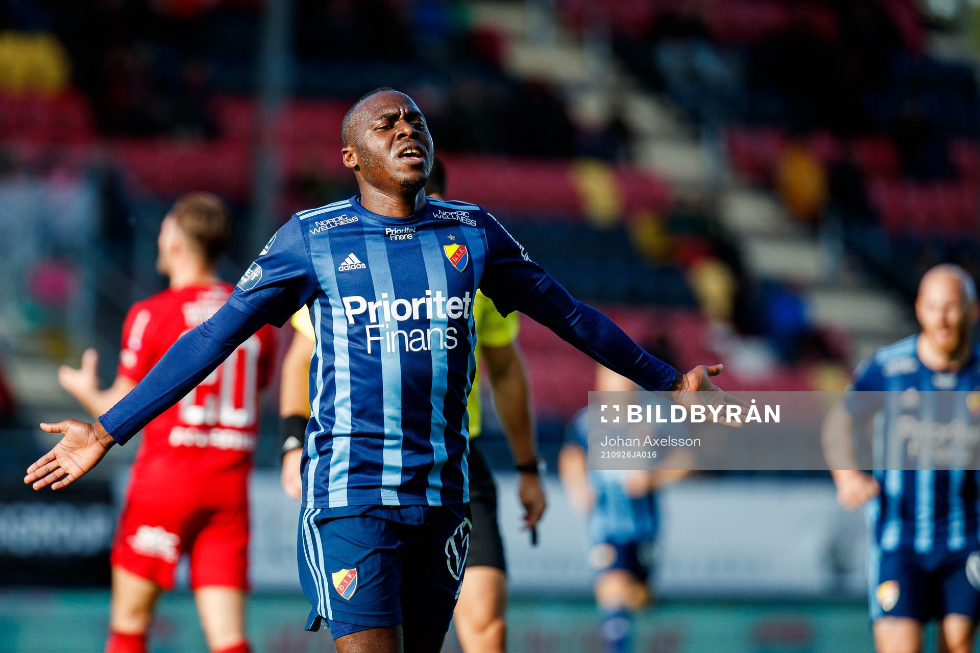 Djurgårdens Edward Chilufya jublar efter 0-2 under fotbollsmatchen i Allsvenskan mellan Östersund och Djurgården den 26 september 2021 i Östersund.