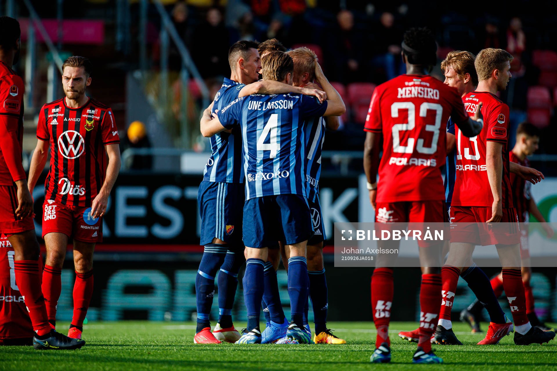Djurgårdens spelare jublar efter 0-3 under fotbollsmatchen i Allsvenskan mellan Östersund och Djurgården den 26 september 2021 i Östersund.