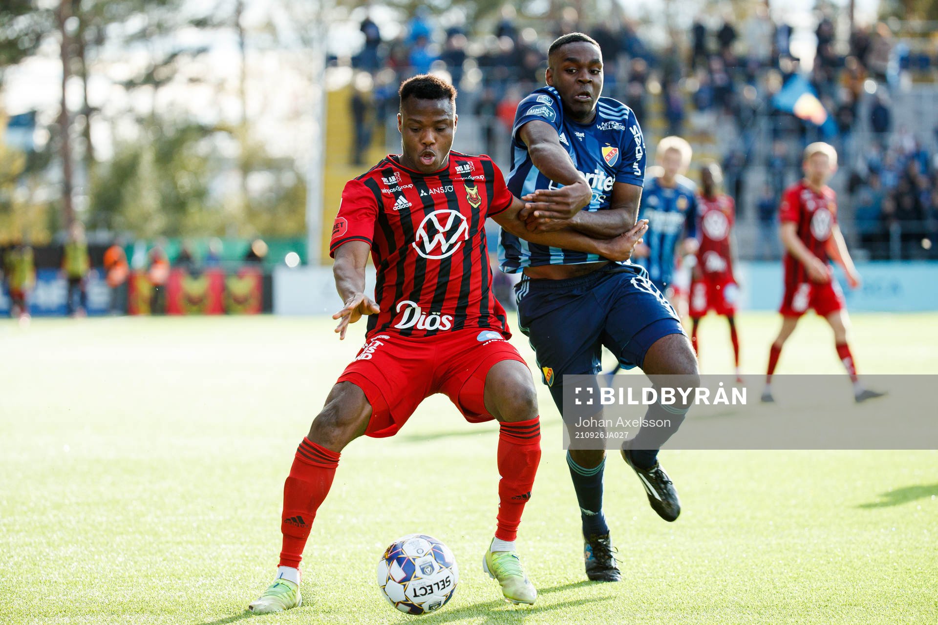 Östersunds Isak Ssewankambo och Djurgårdens Joel Asoro
