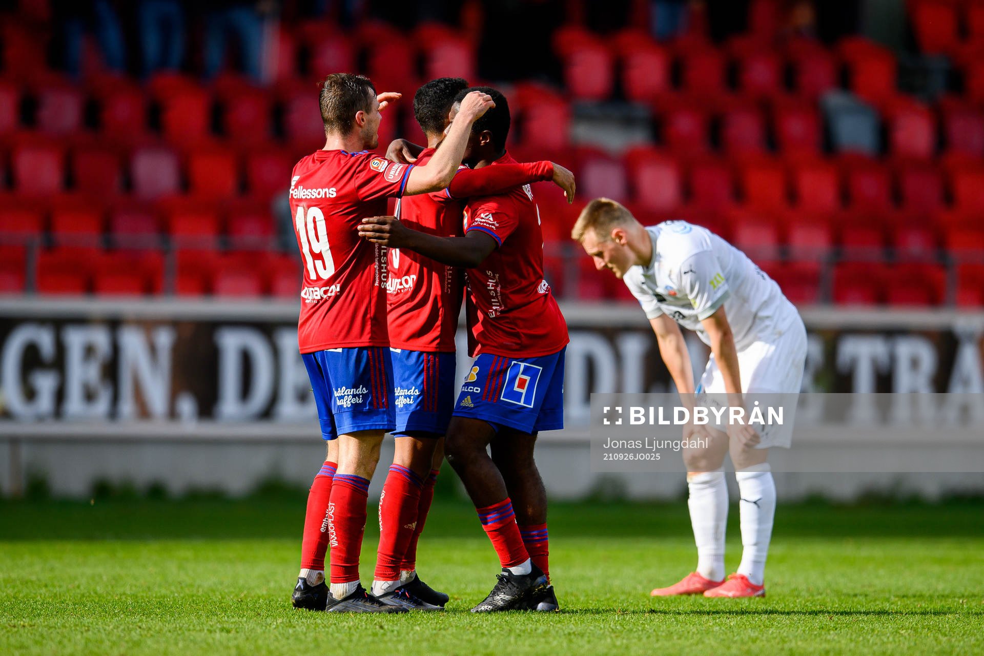 Östers spelare jublar