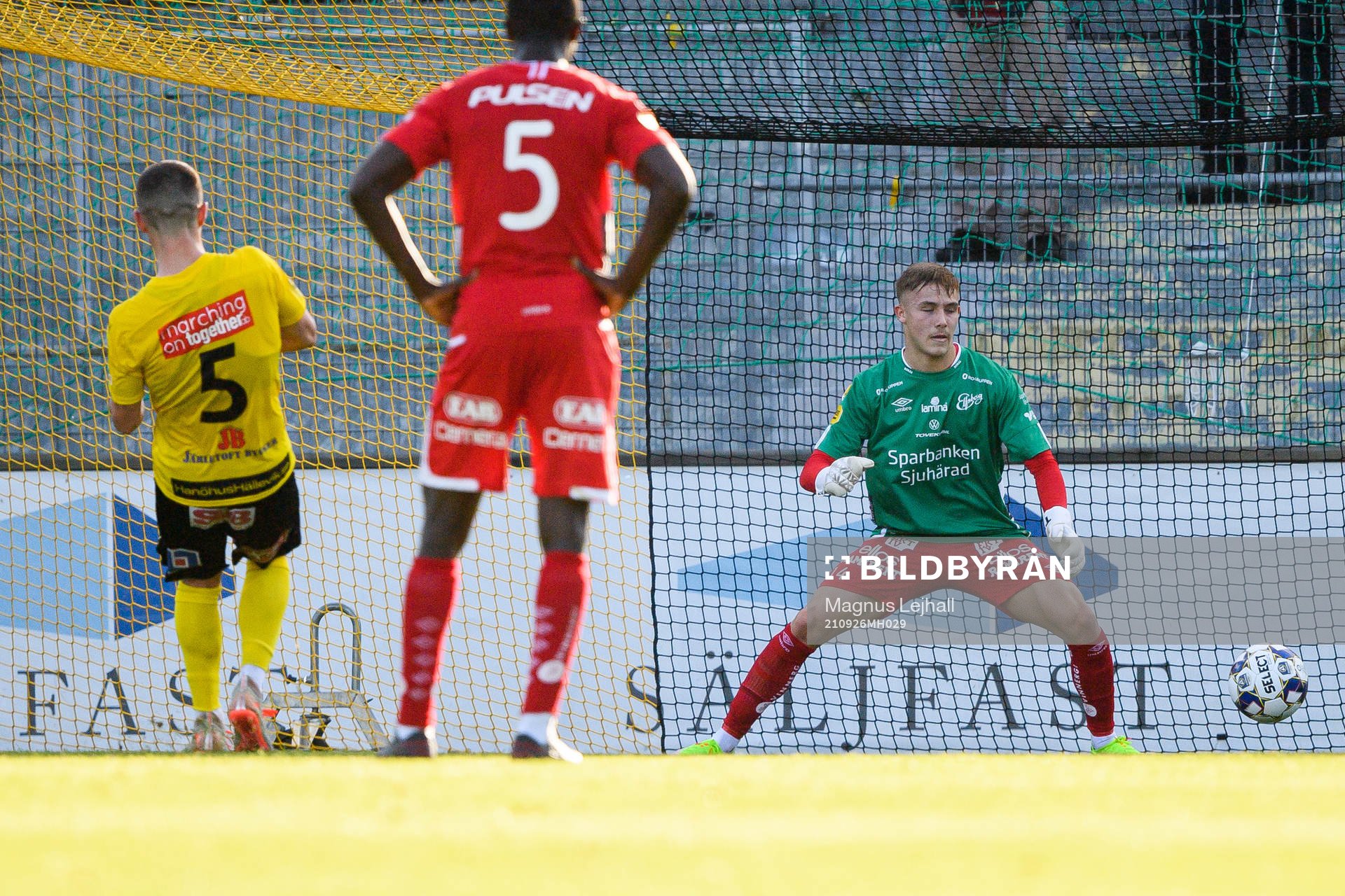 Mjällbys Kadir Hodzic gör 4-0 på straff bakom Elfsborgs