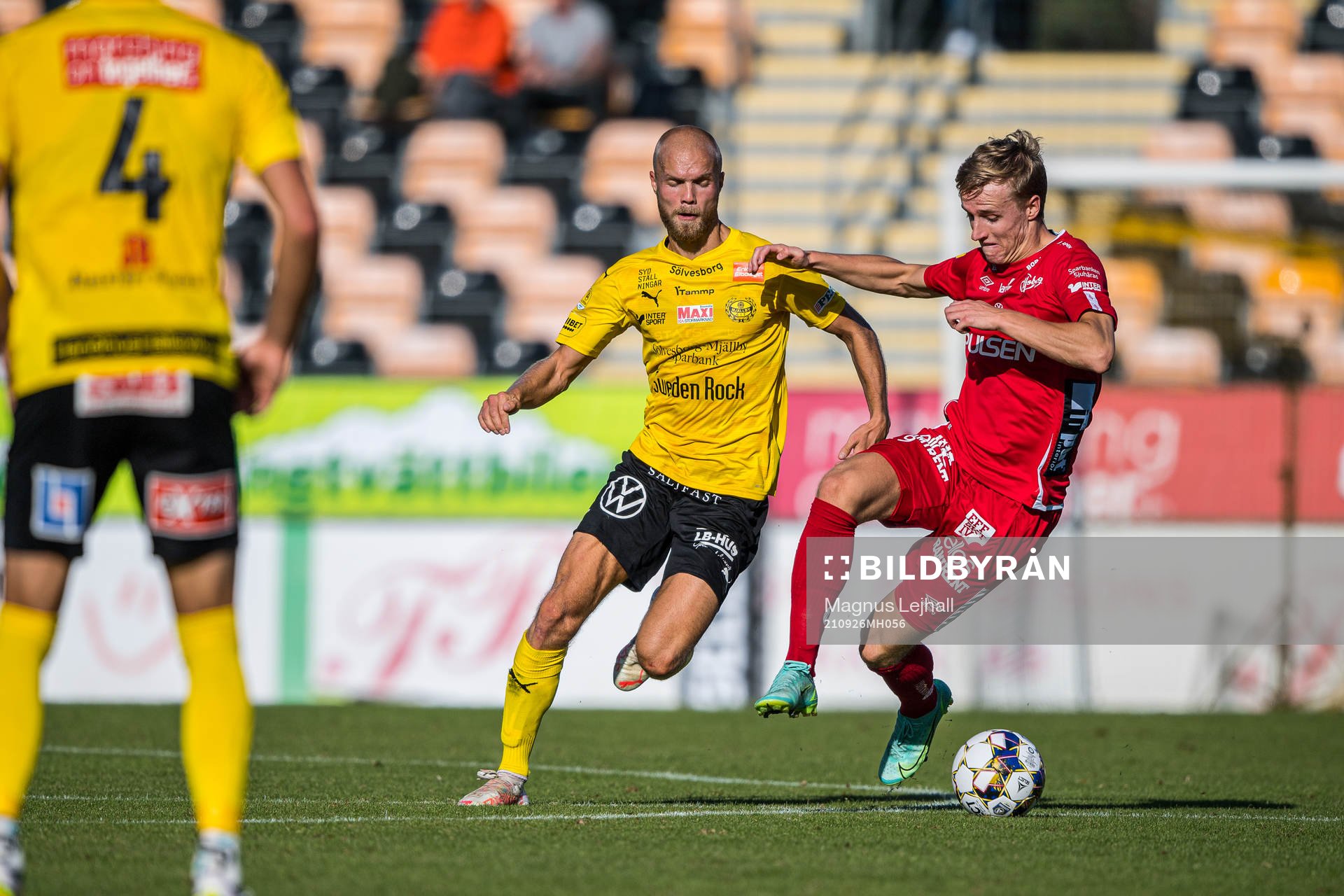 Elfsborgs Jeppe Møldrup Okkels  och Mjällbys Viktor