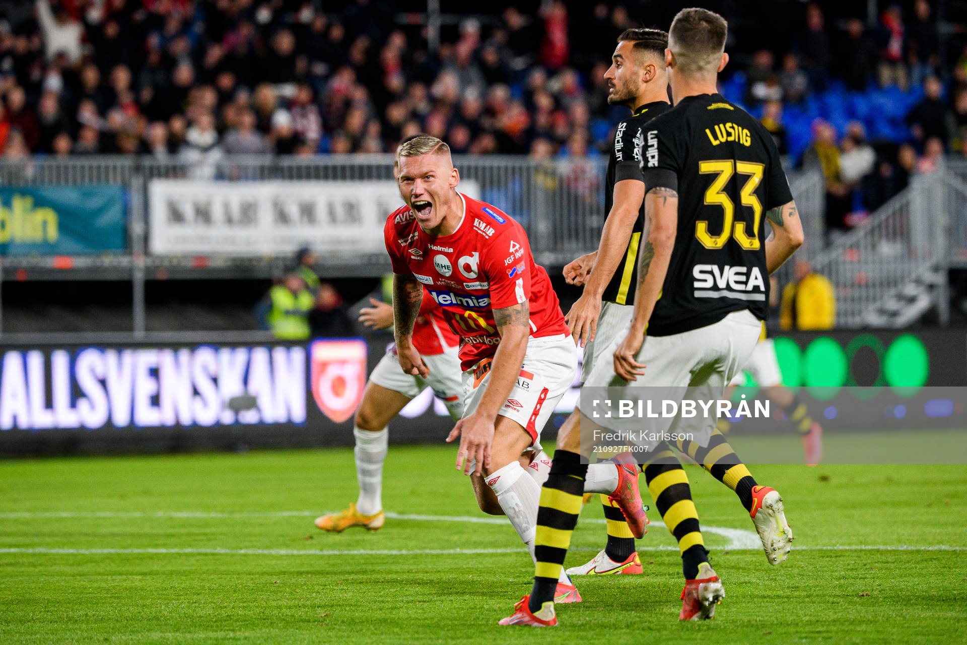 Degerfors Victor Edvardsen jublar