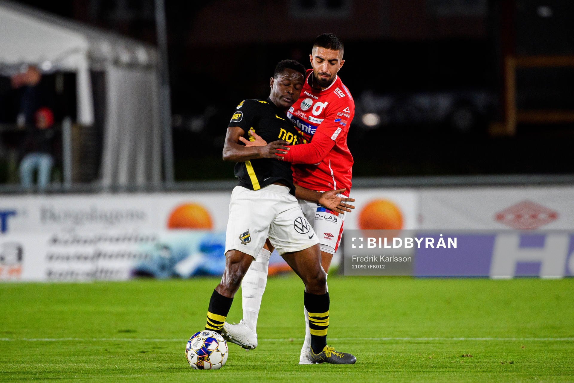 s Erick Otieno och Degerfors Sean Sabetkar