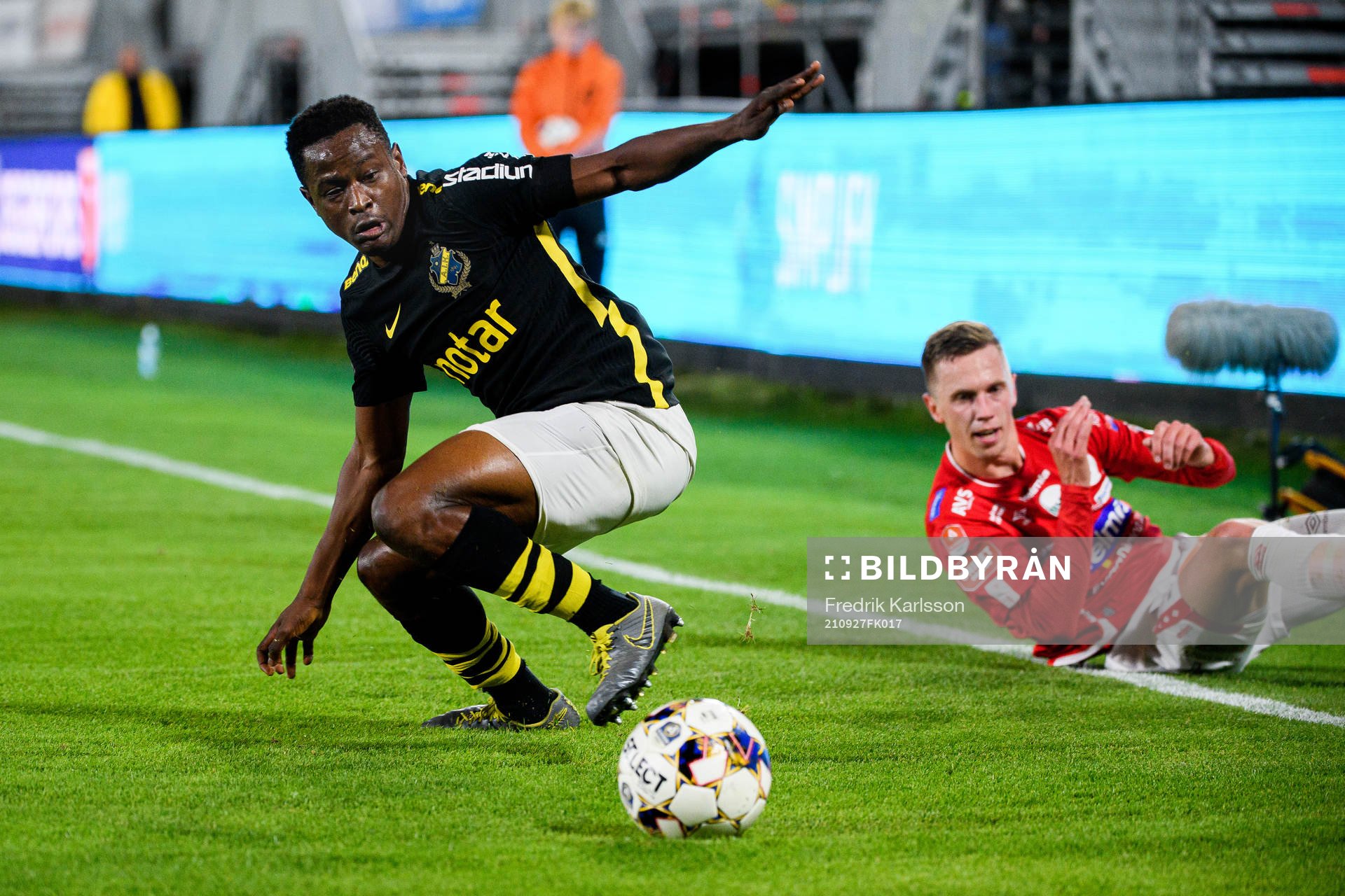 s Erick Otieno och Degerfors Erik Lindell
