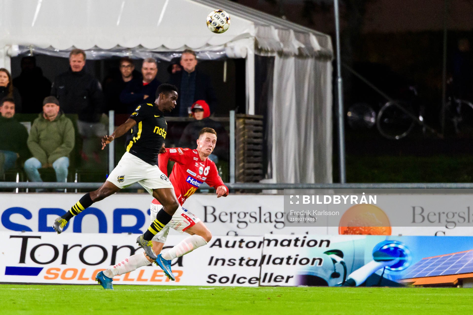 s Erick Otieno och Degerfors Erik Lindell