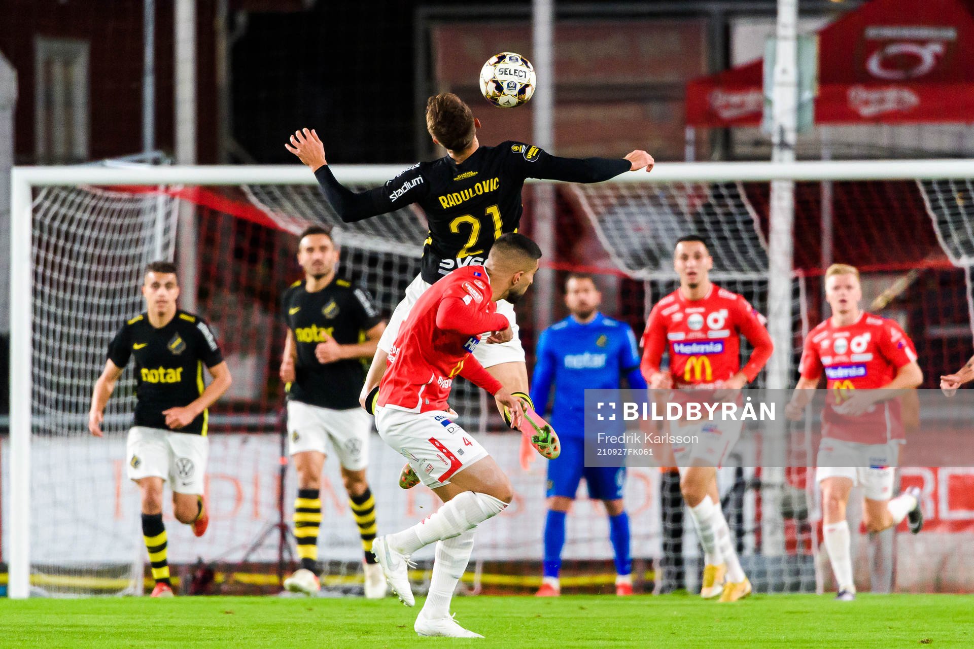 s Bojan Radulovic och Degerfors Sean Sabetkar
