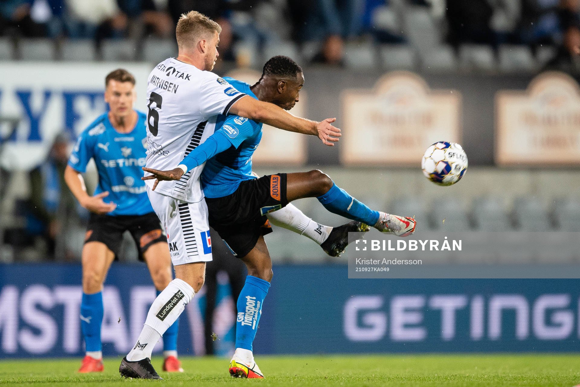 Sirius Marcus Mathisen och Halmstads Sadat Karim