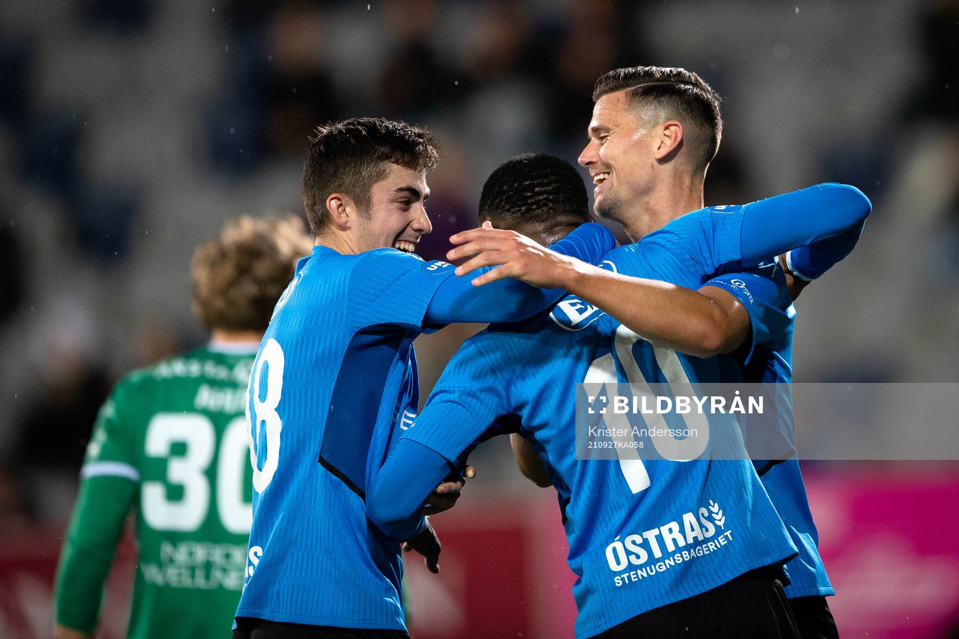 Halmstads Emil Tot Wikström och Marcus Antonsson jublar