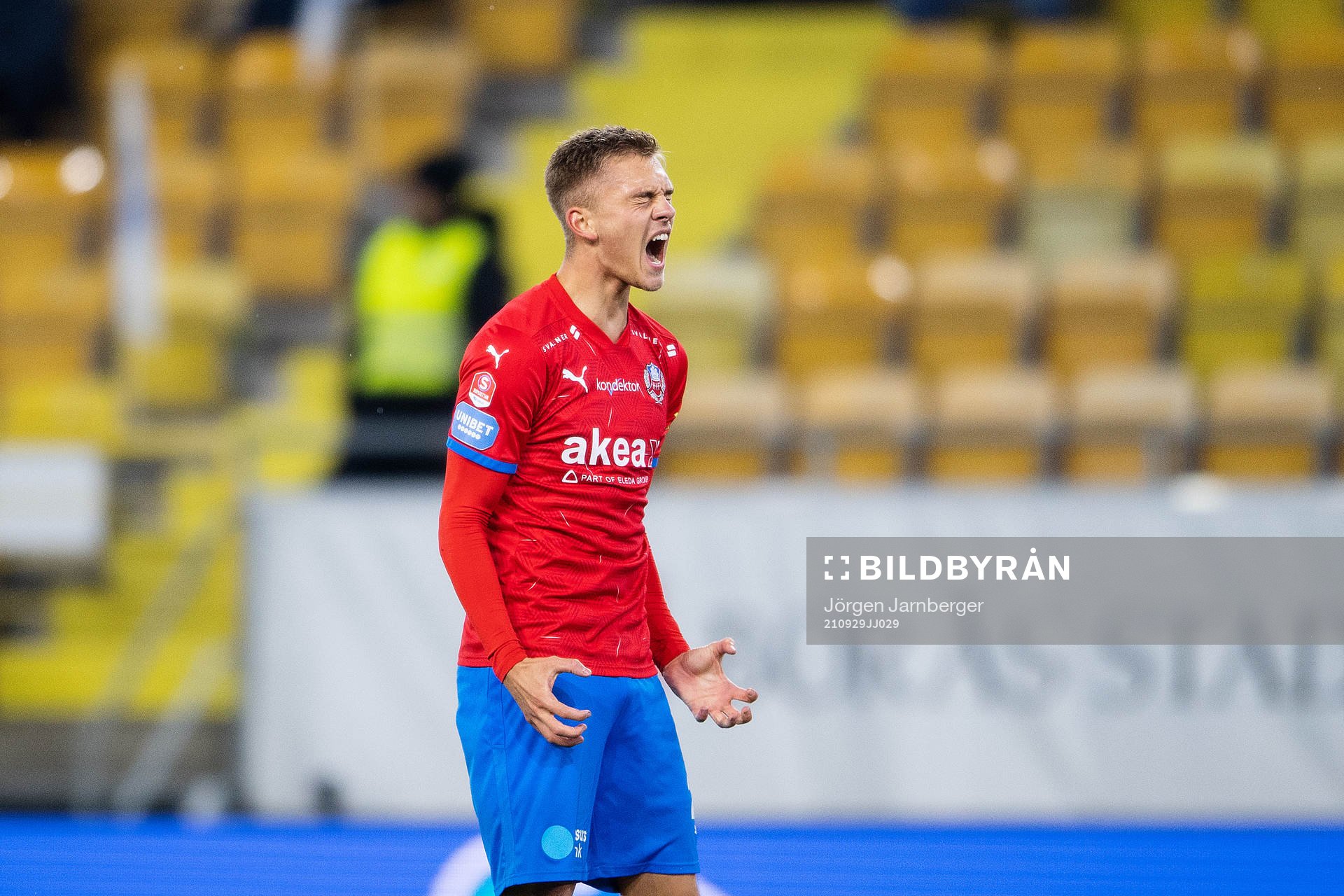 Helsingborgs Dennis Olsson deppar