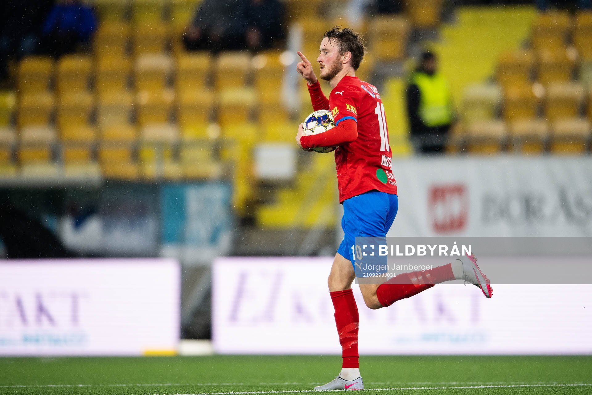 Helsingborgs Rasmus Jönsson jublar