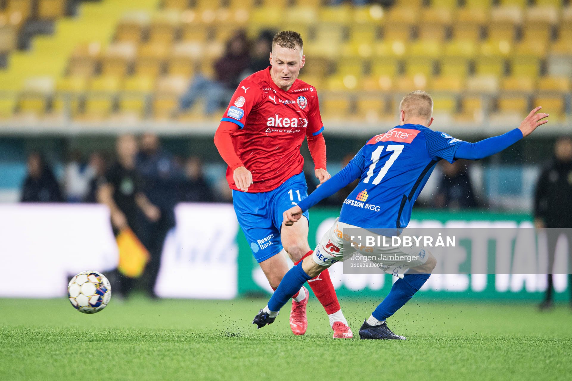 Helsingborgs Rasmus Karjalainen och Norrbys Viktor Bergh