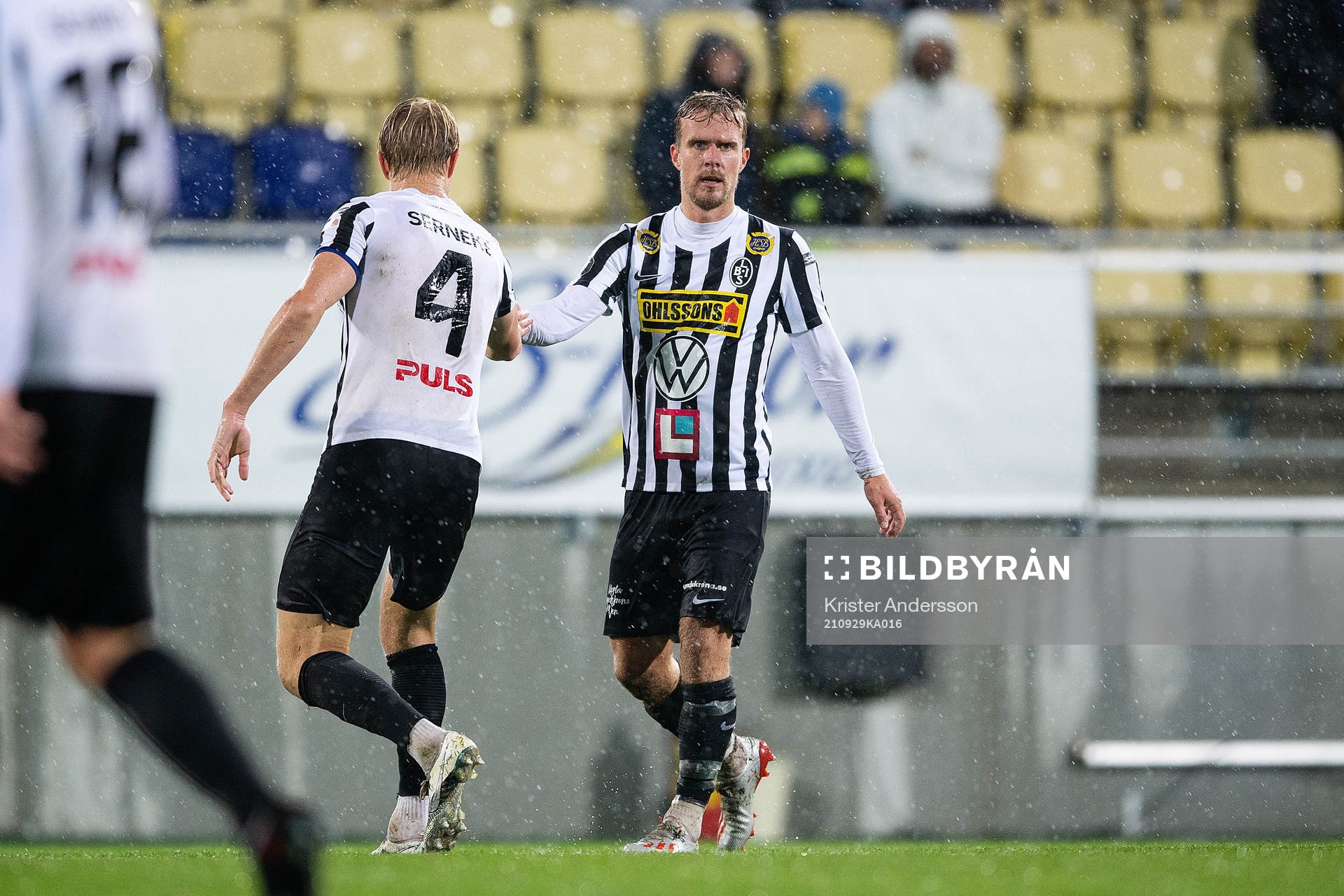 Landskronas Robin Hofsö jublar
