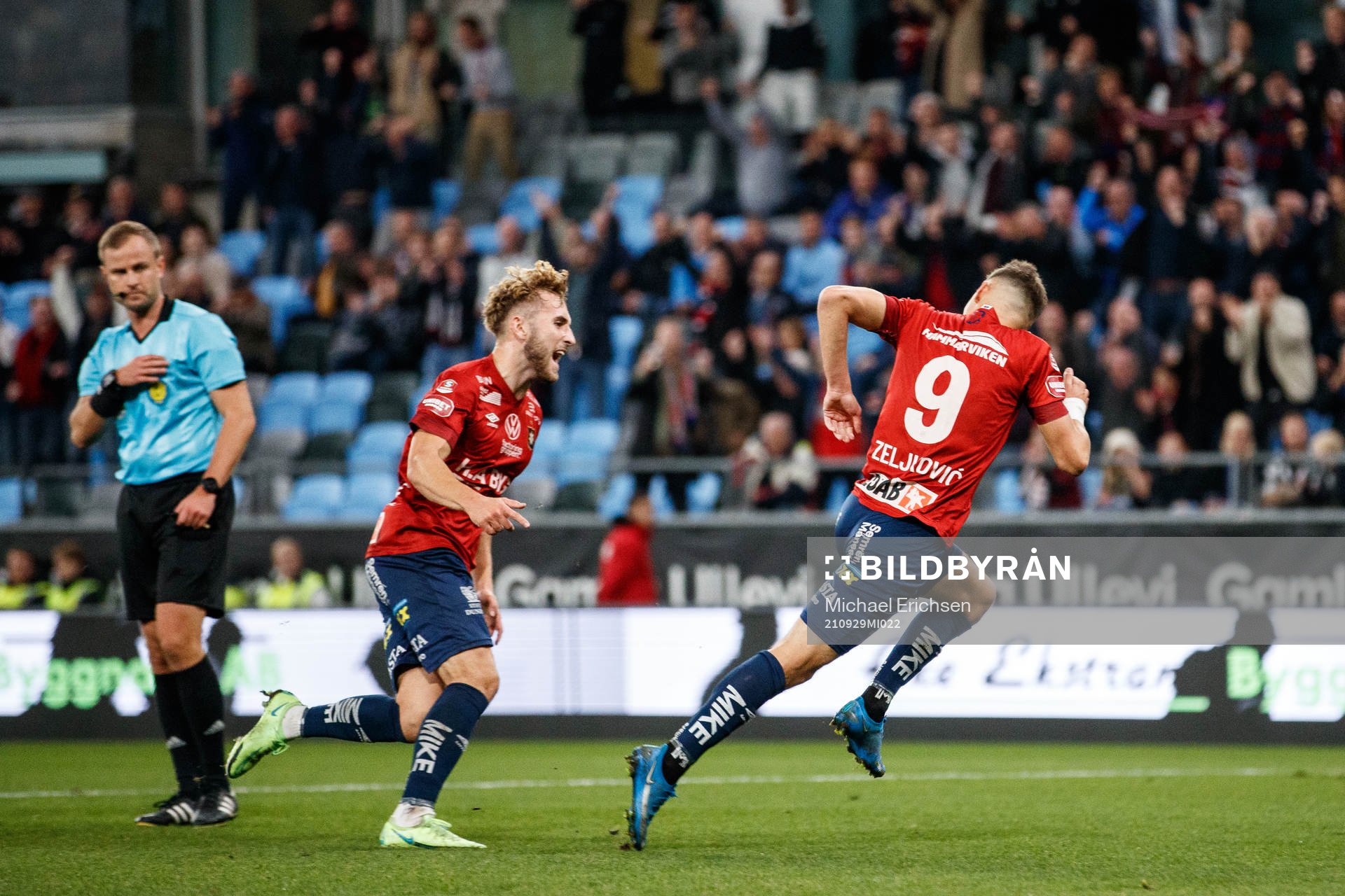 Örgrytes Ajdin Zeljkovic jublar med Jack Cooper Love