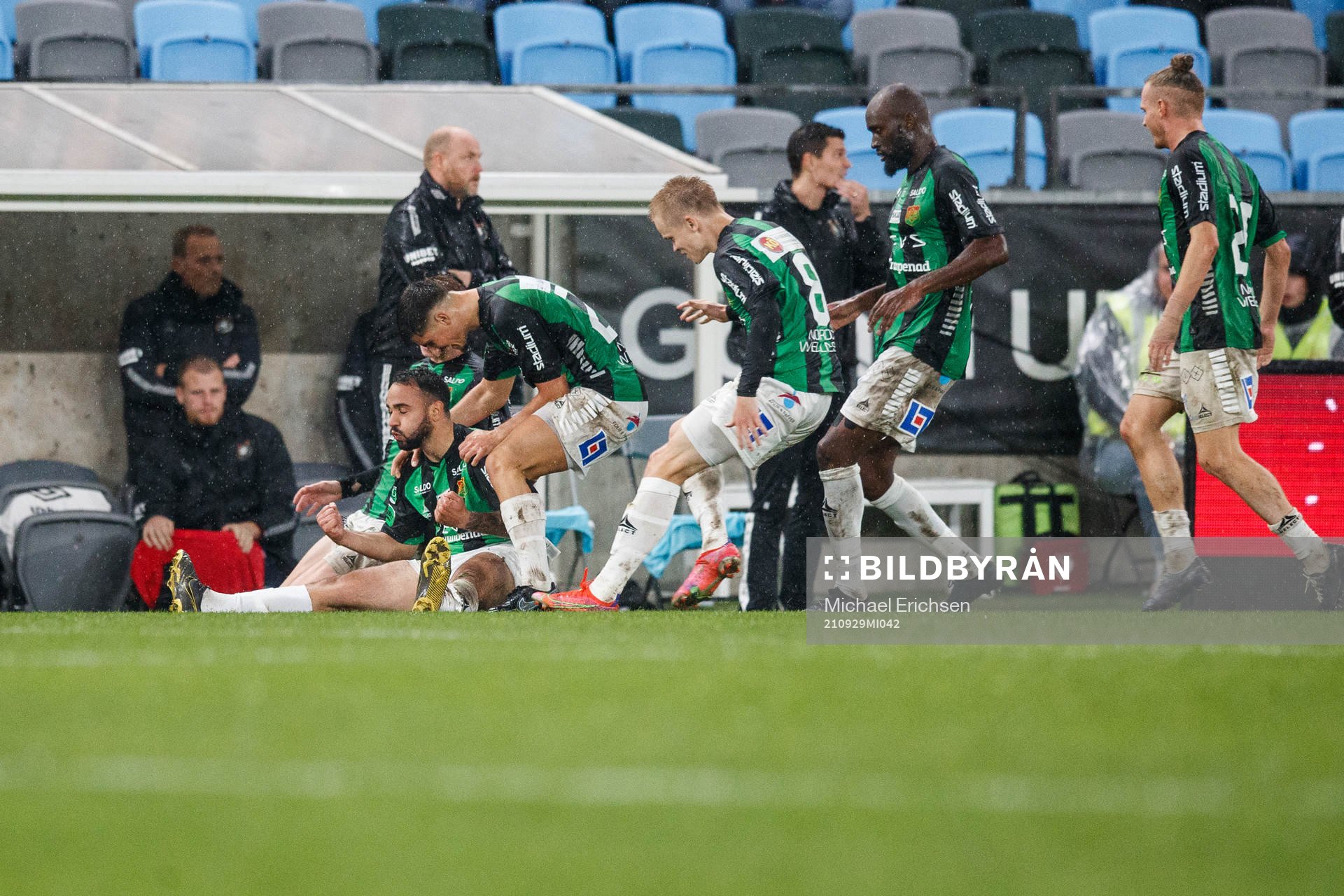 GAIS Richard Yarsuvat jublar med lagkamrater