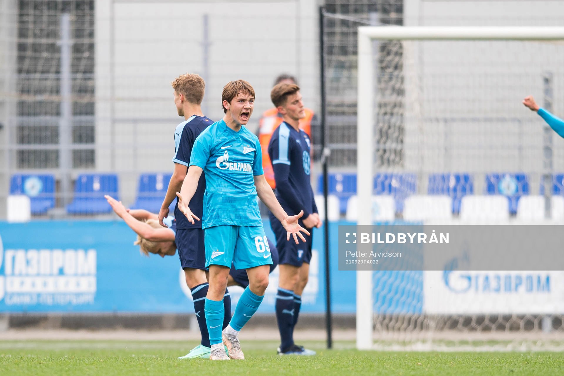 Ilia Rodionov of Zenit celebrates