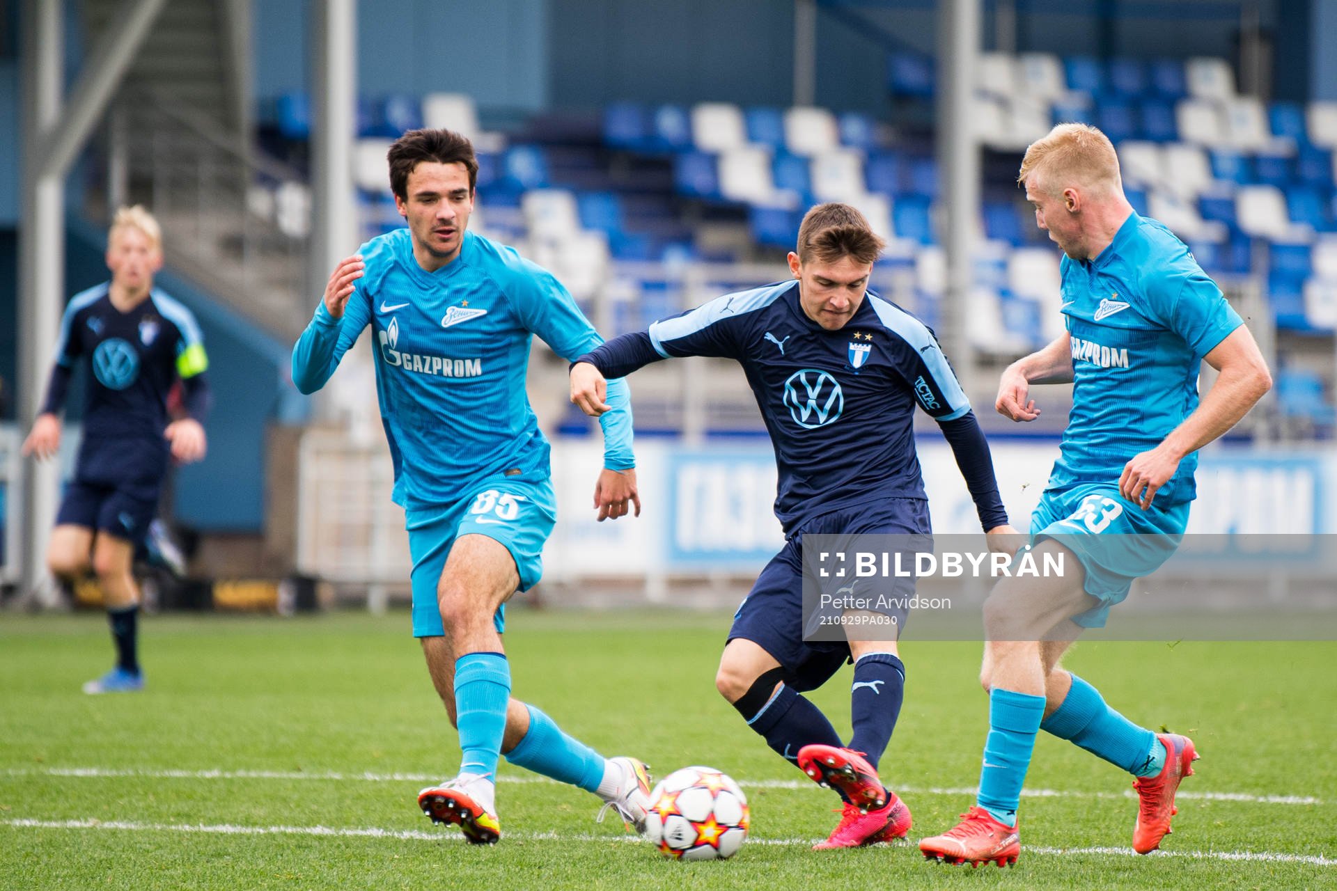 Isak Bjerkebo of Malmö FF scores the 2-2 goal