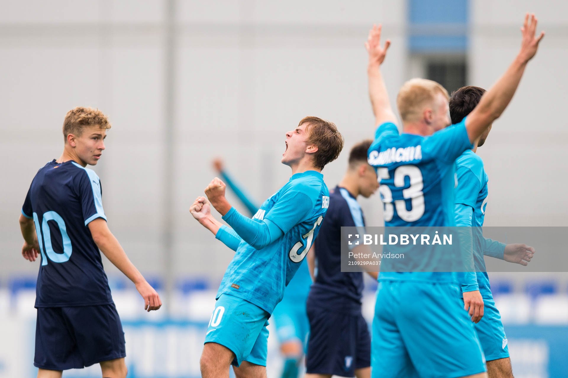 Aleksandr Emelianov of Zenit celebrates