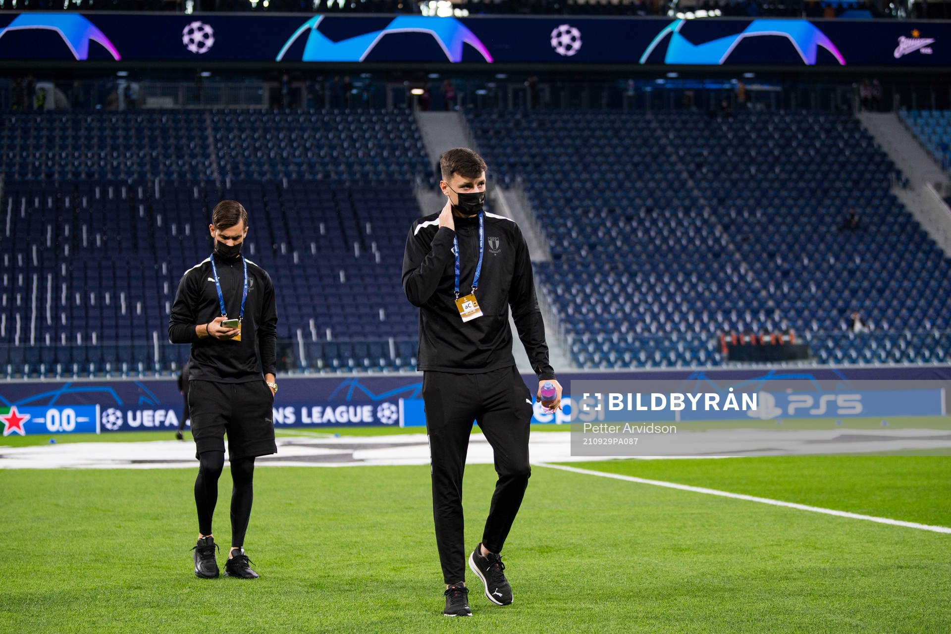 Adi Nalic and Anel Ahmedhodzic of Malmö FF