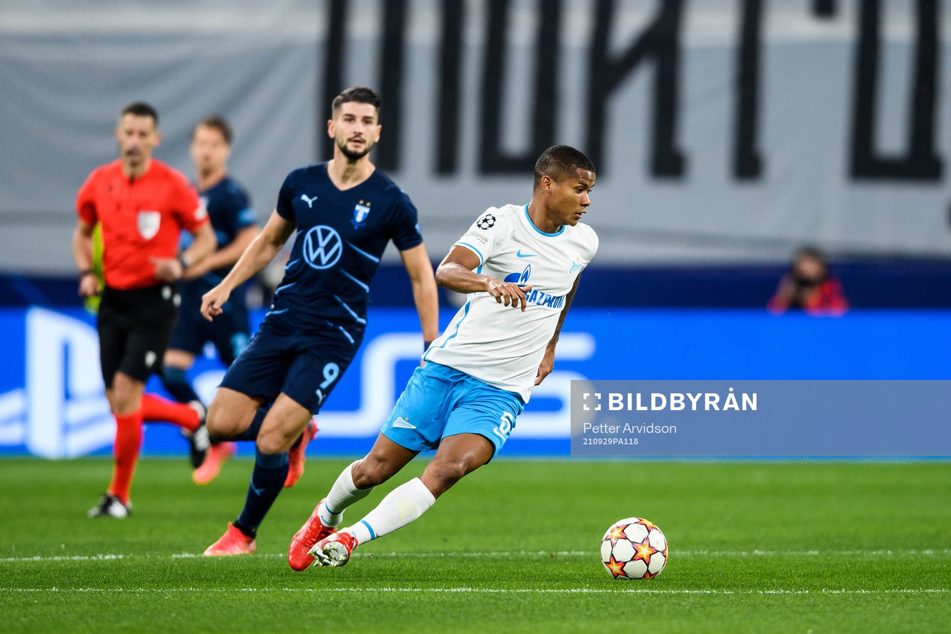 Wilmar Barrios of Zenit and Antonio Colak of Malmö FF