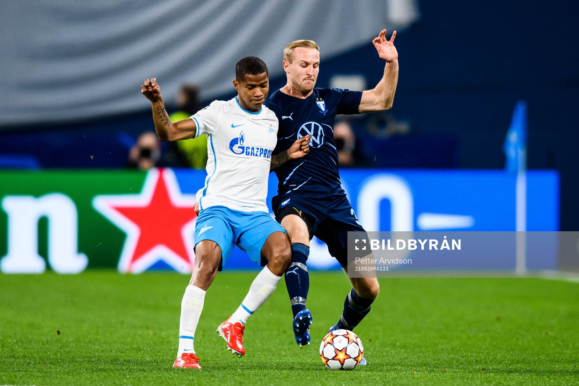 Wilmar Barrios of Zenit and Franz Brorsson of Malmö FF
