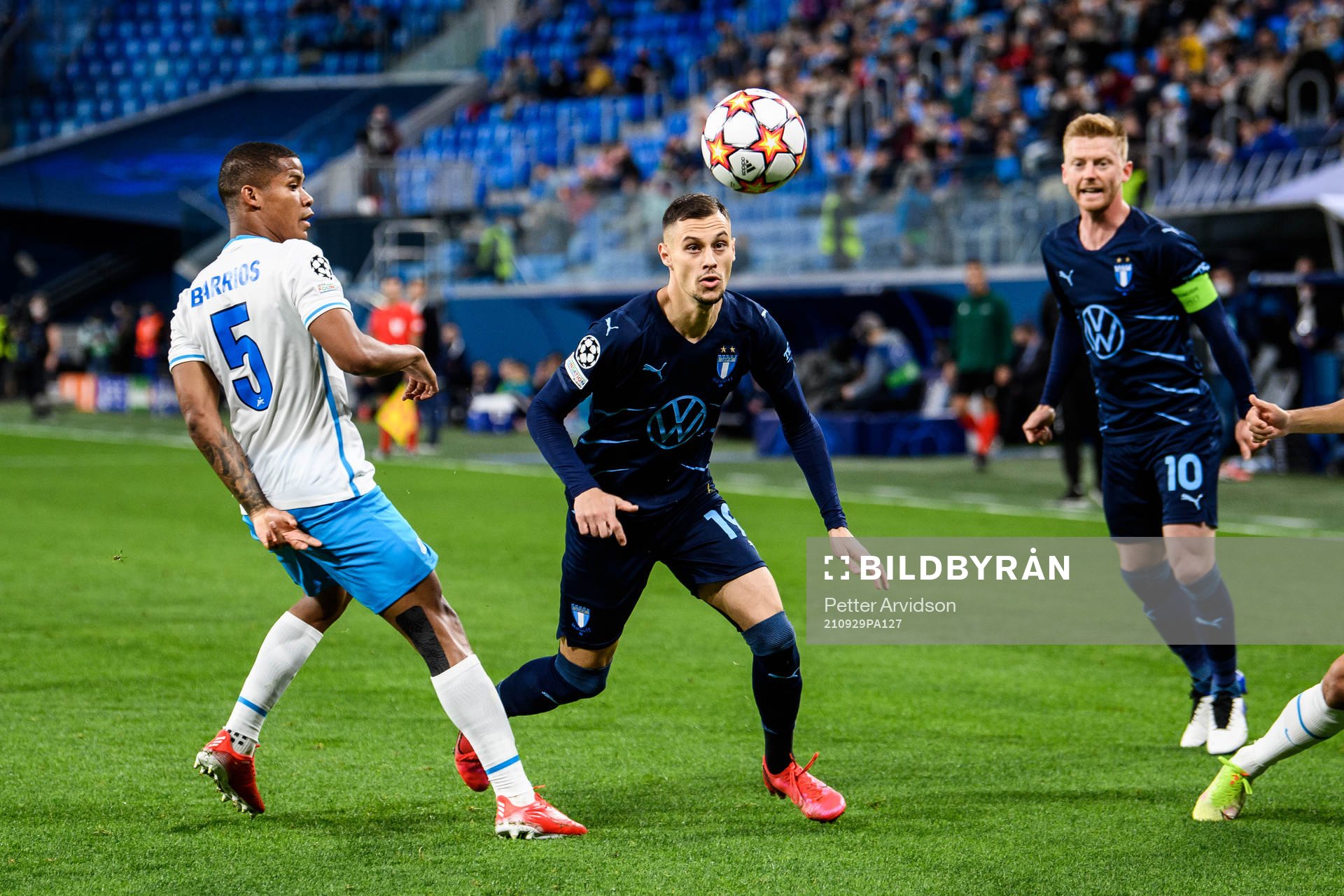 Wilmar Barrios of Zenit and Veljko Birmancevic of Malmö FF