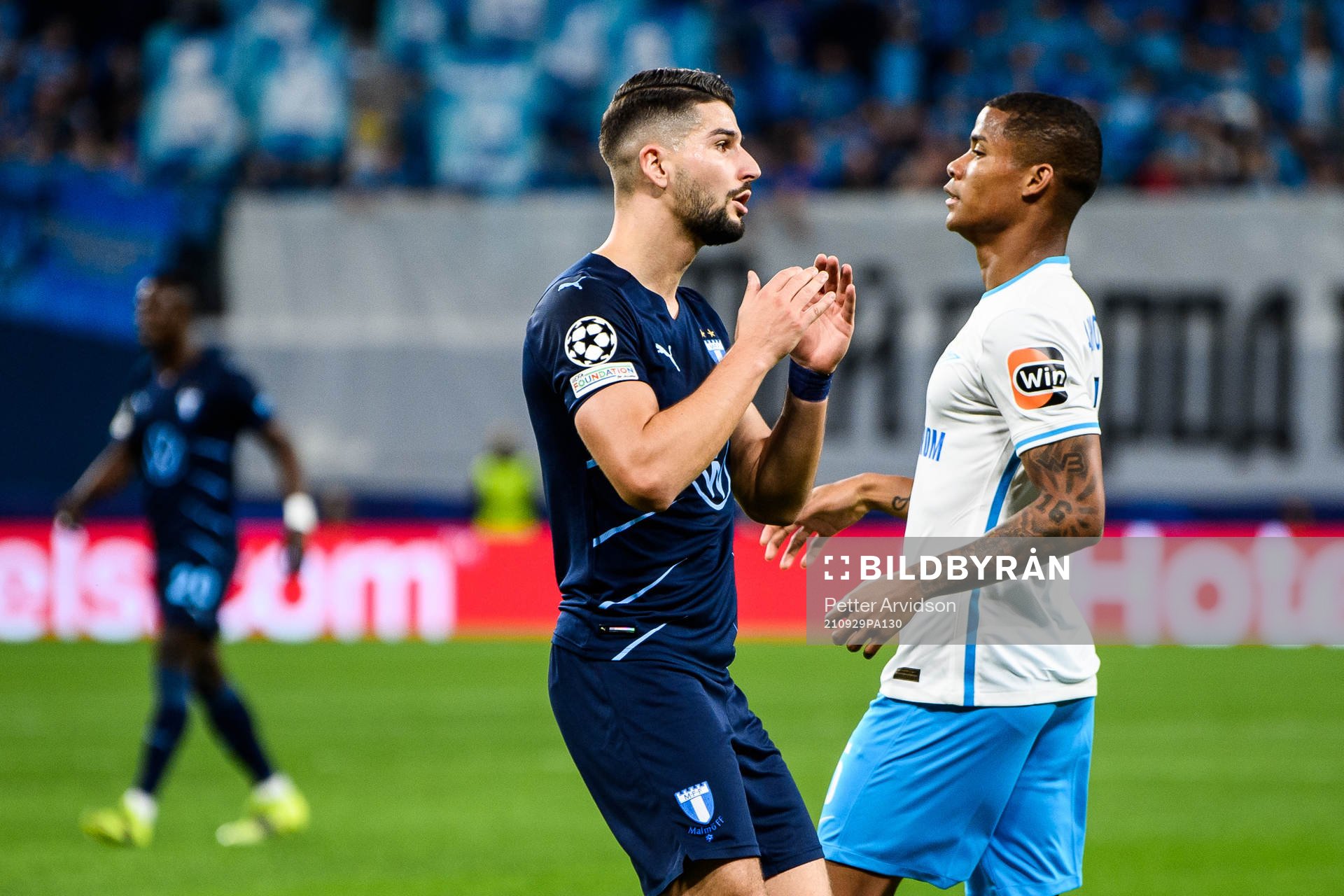 Antonio Colak of Malmö FF looks dejected