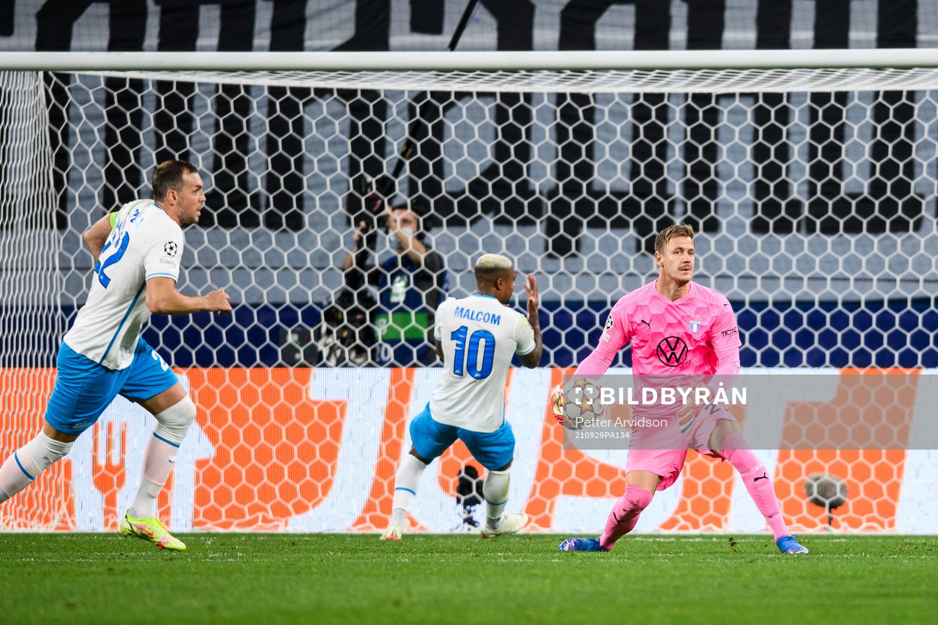 goalkeeper Johan Dahlin of Malmö FF