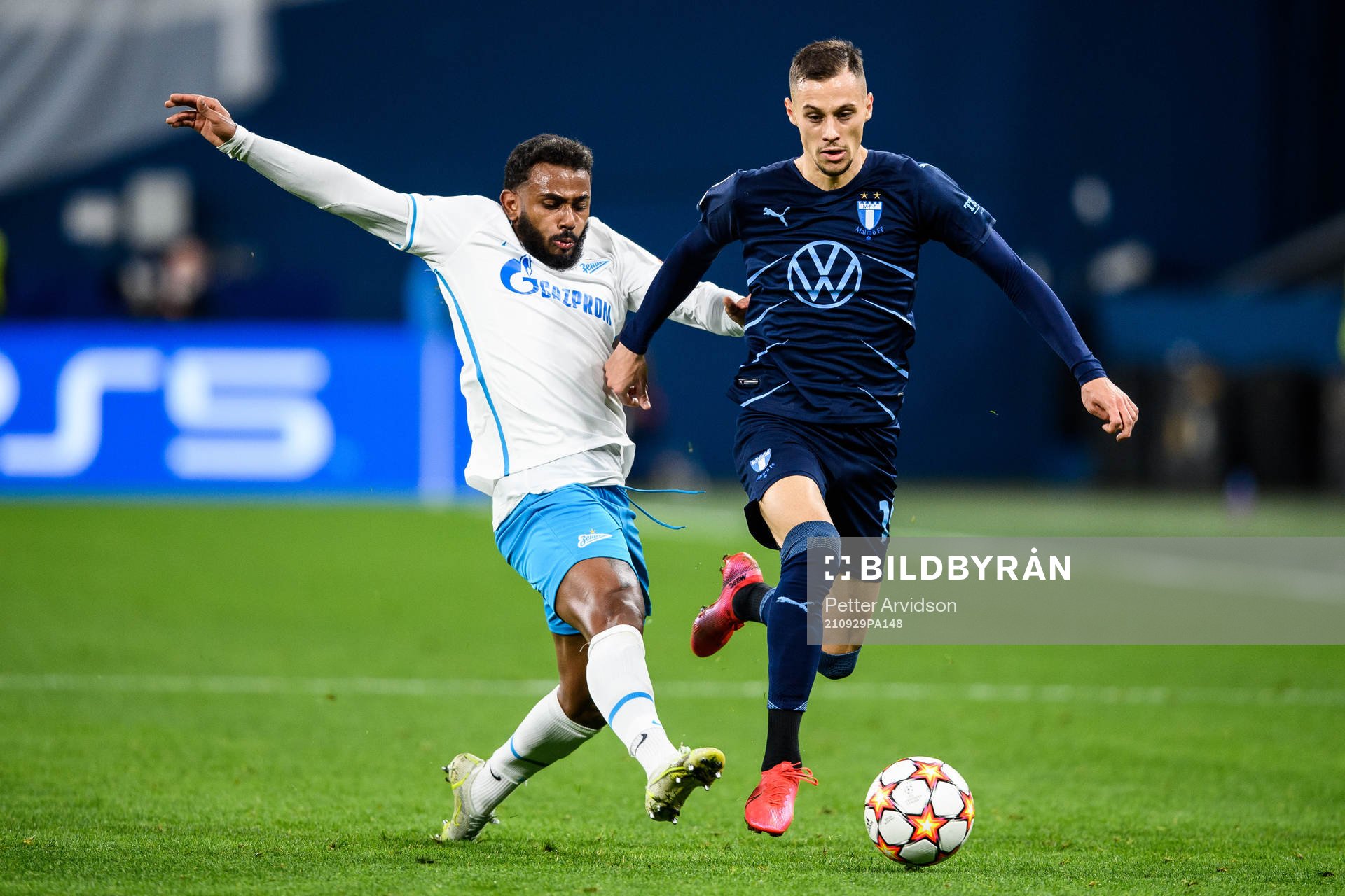 Wendel of Zenit and Veljko Birmancevic of Malmö FF