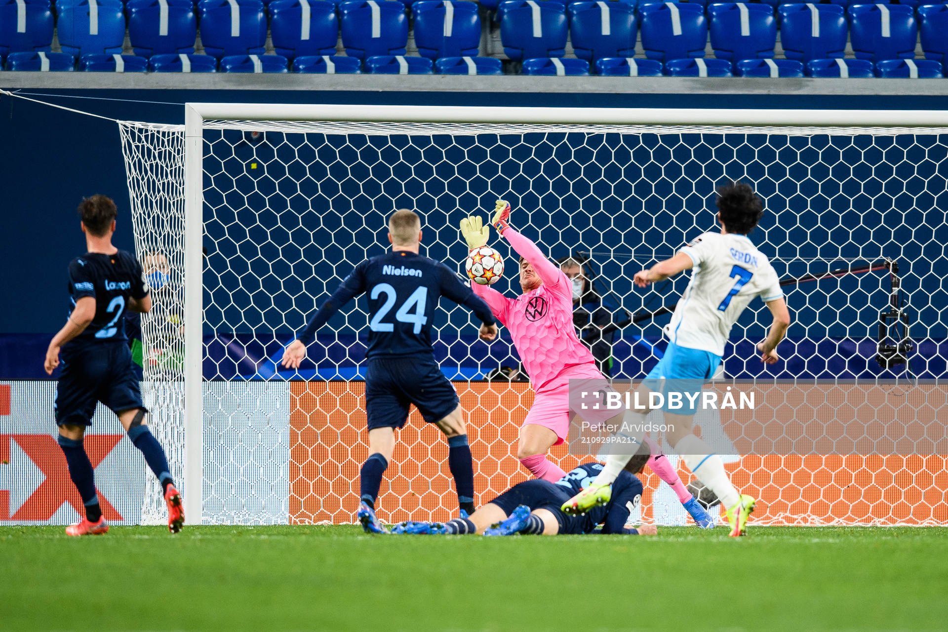 goalkeeper Johan Dahlin of Malmö FF