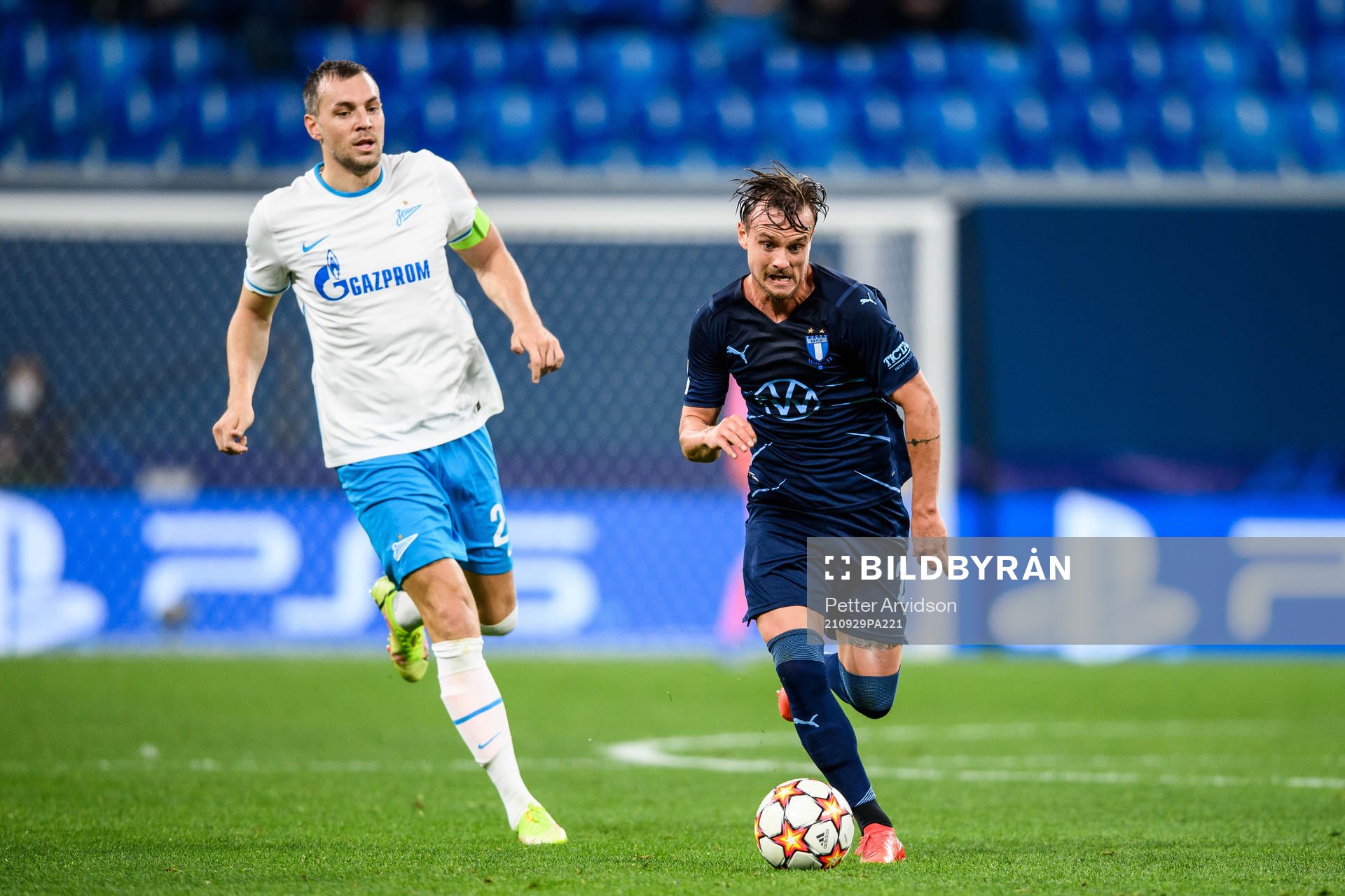 Artem Dzyuba of Zenit and Eric Larsson of Malmö FF
