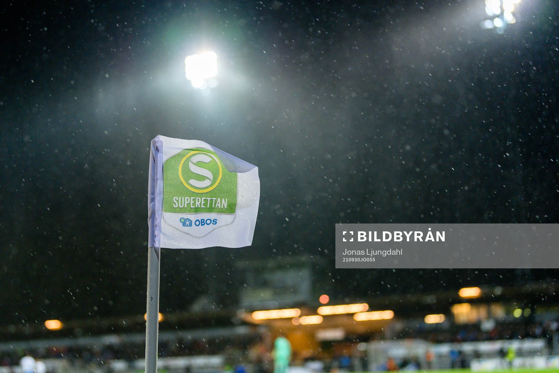 Hörnflagga med Superettan logo