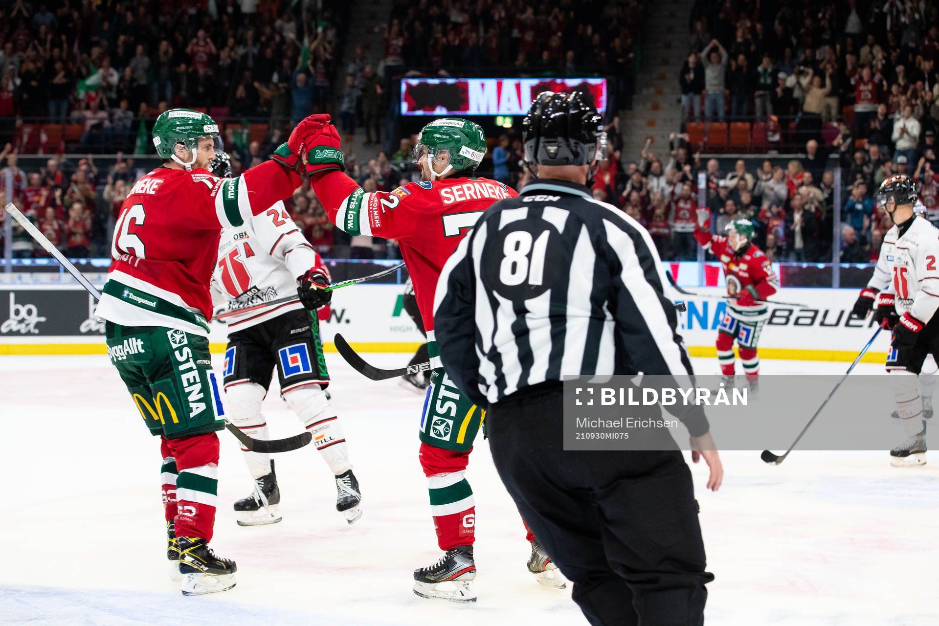 Frölundas Patrik Carlsson jublar ihop med Stefan Elliot