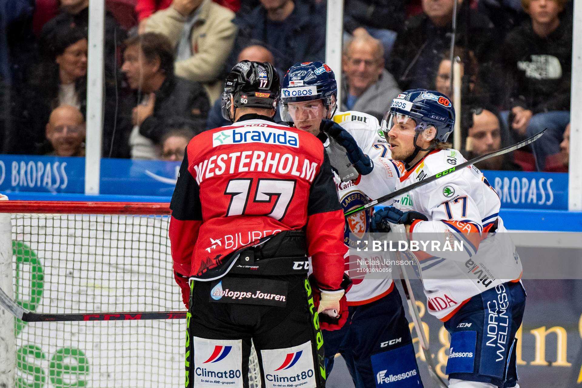 Växjös Martin Lundberg och Emil Forslund  i gruff med