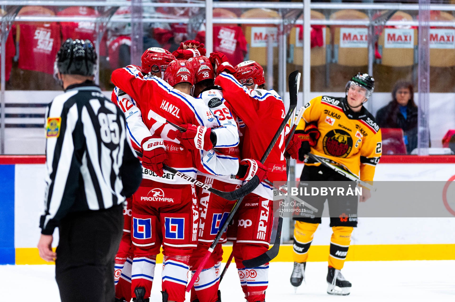 Timrå och Ty Rattie jublar