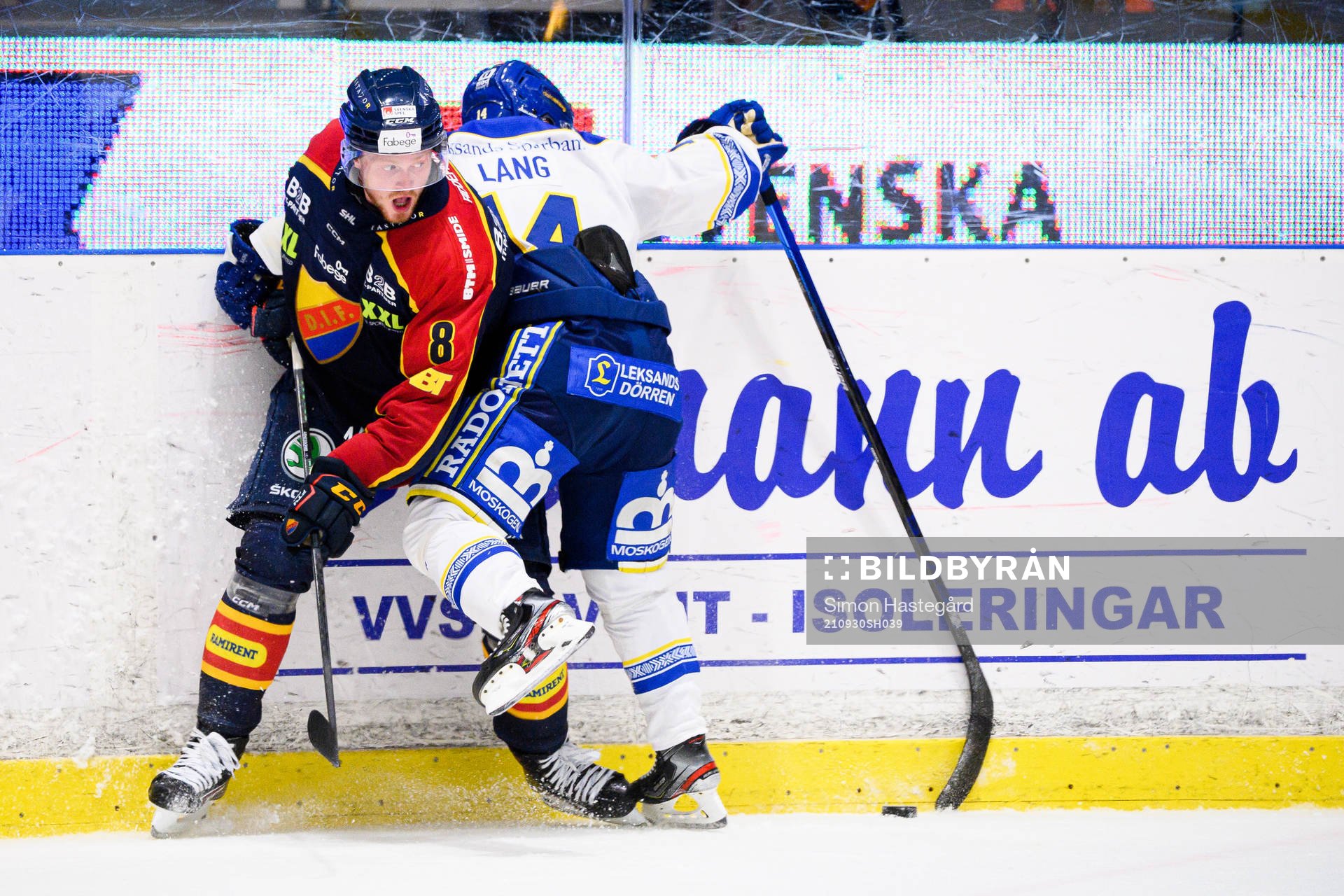Djurgårdens Linus Arnesson och Leksands Oskar Lang